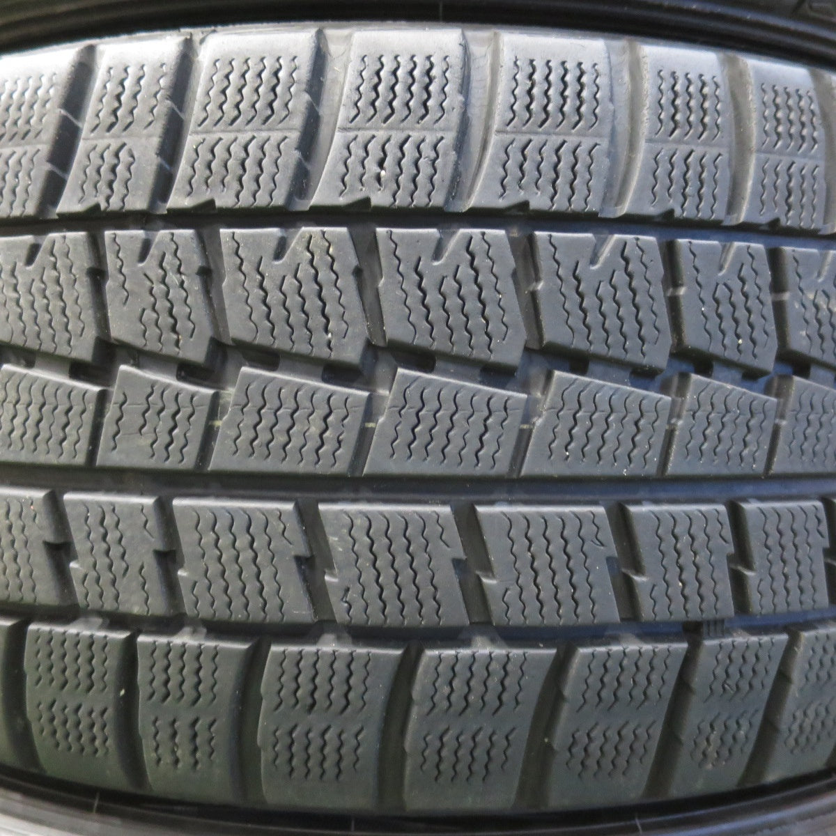 バリ溝！8.5分★スバル レヴォーグ 純正 225/45R18 スタッドレス ダンロップ ウインターマックス WM01 18インチ PCD114.3/5H★5111504イス