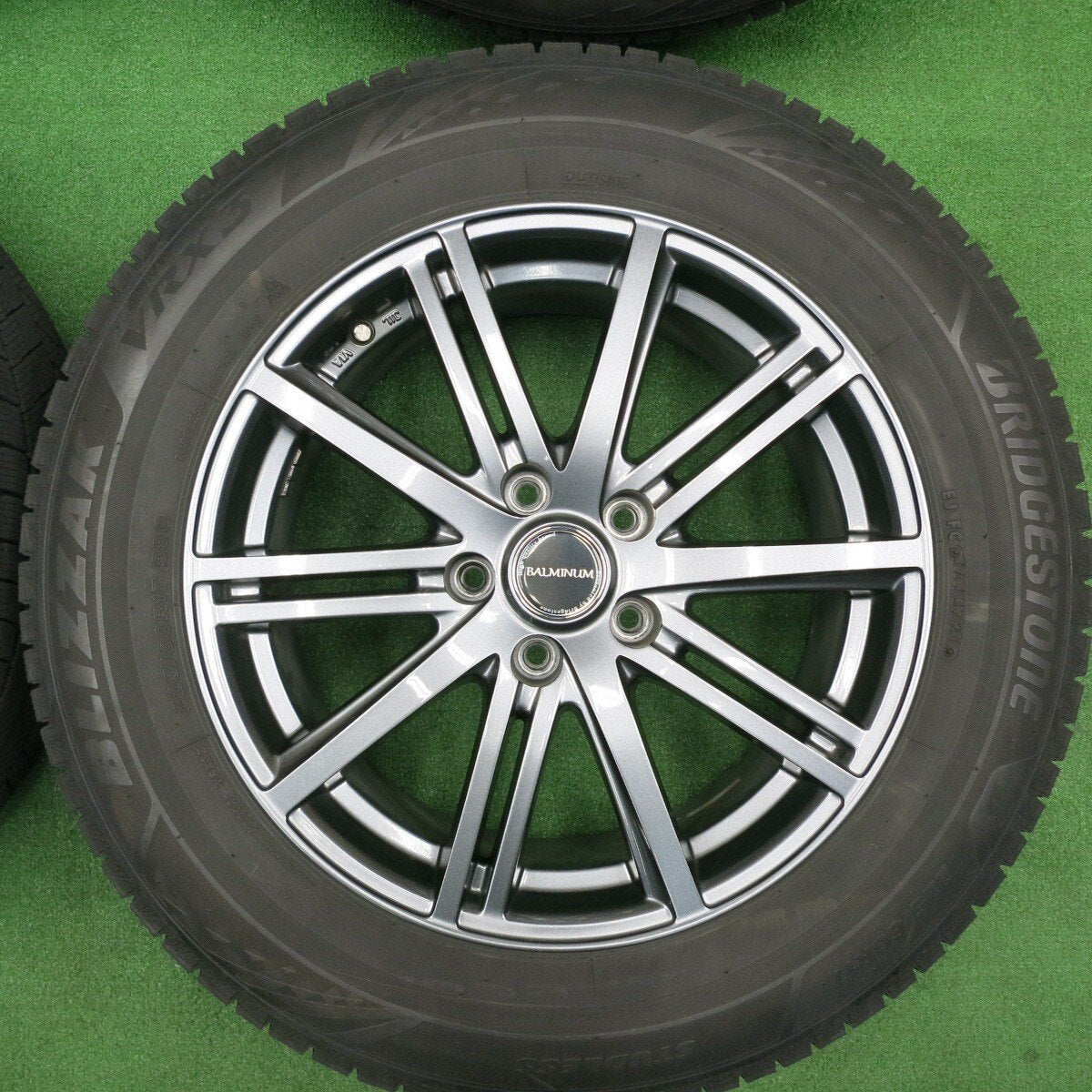 バリ溝！21年！キレイ！9分★スタッドレス 225/60R17 ブリヂストン ブリザック VRX3 BALMINUM バルミナ 17インチ PCD114.3/5H★4112705TNス