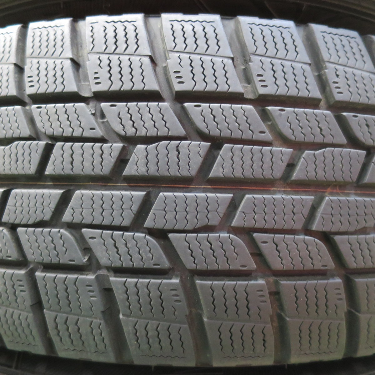 [送料無料] バリ溝！キレイ！9.5分★スタッドレス 225/60R17 グッドイヤー アイスナビ6 D.O.S. DOS 17インチ PCD114.3/5H★4120601イス