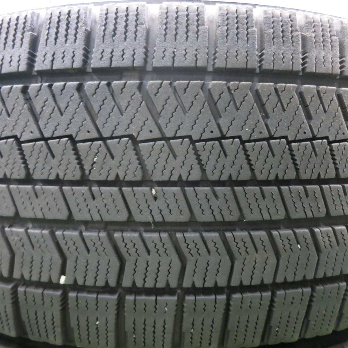 *送料無料* 4本価格！20年★スタッドレス 235/45R18 ブリヂストン ブリザック VRX2 ECO FORME エコフォルム 18インチ PCD114.3/5H★4062702HAス