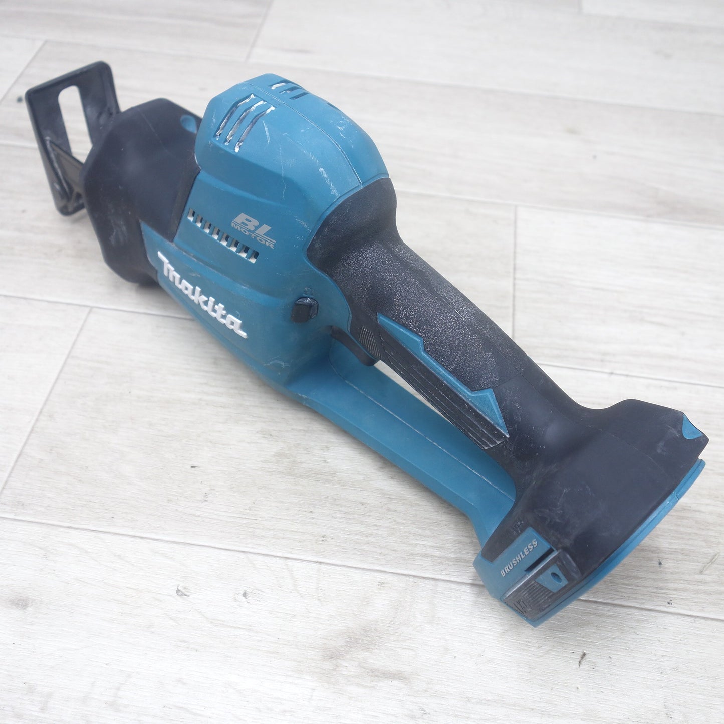 [送料無料] ◆マキタ 充電式 レシプロソー JR189D 電動 工具 切断機 セーバーソー セーバソー 18V makita◆