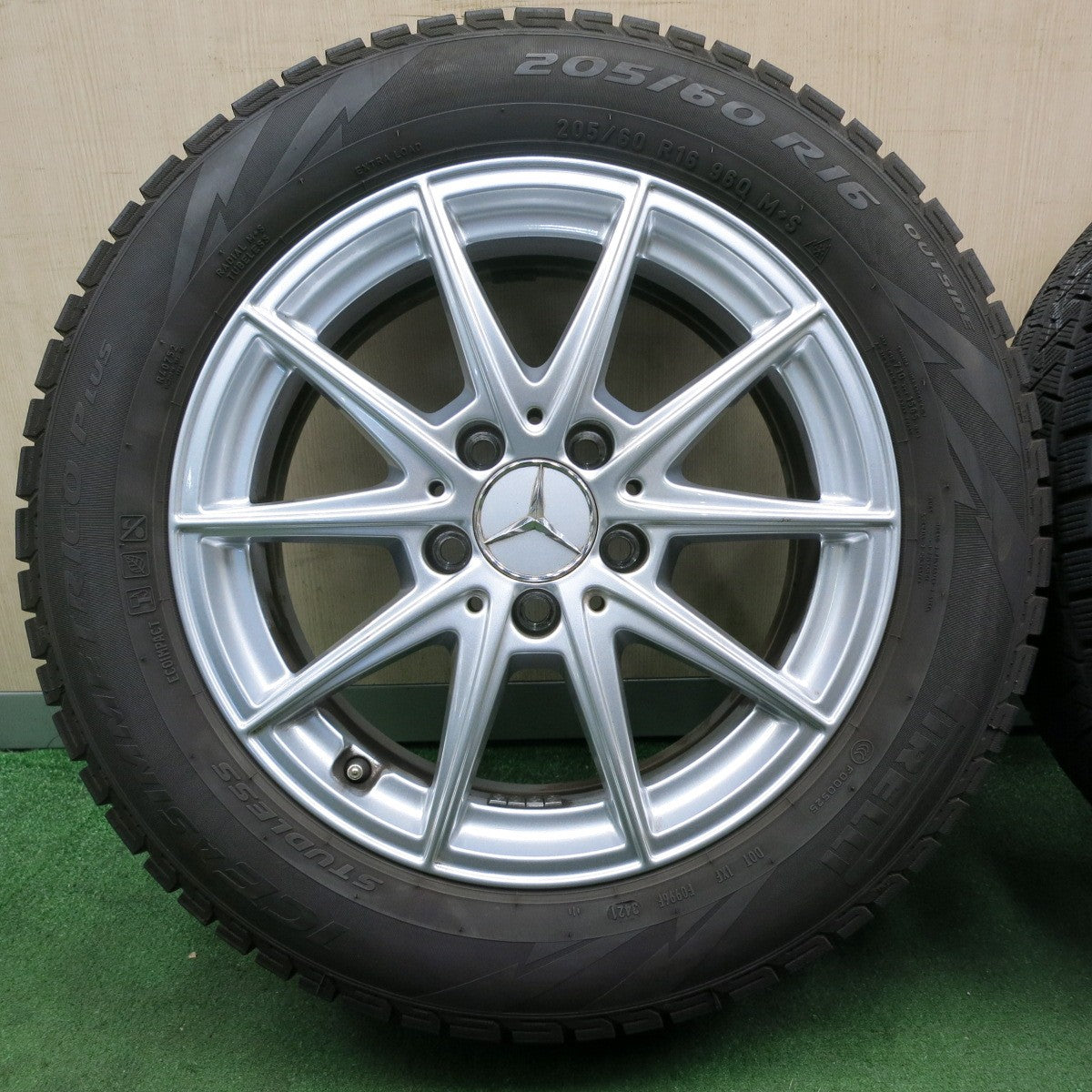 *送料無料* バリ溝！21年！キレイ！9.5分★ベンツ Aクラス W177 純正 205/60R16 スタッドレス ピレリ アイスアシンメトリコ プラス PCD112/5H★4063001NJス