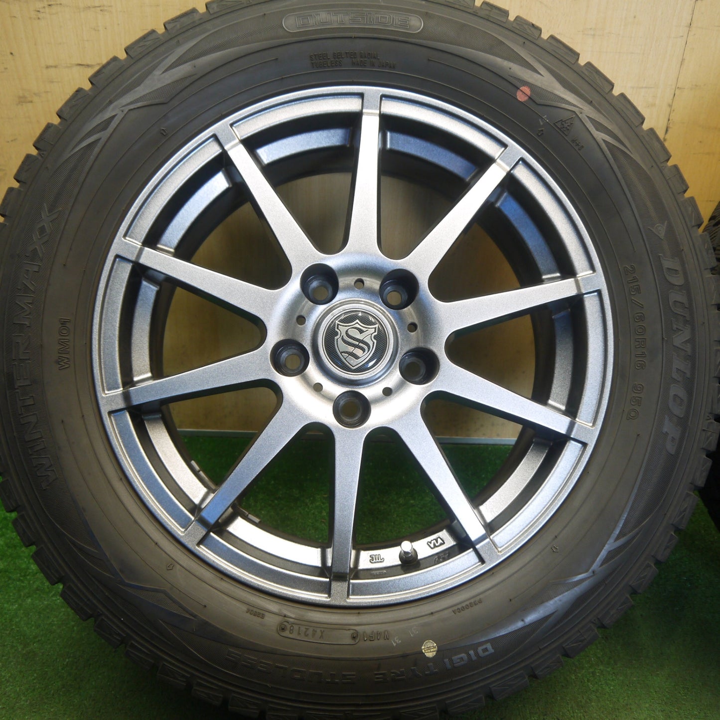 バリ溝！キレイ！9分★スタッドレス 215/60R16 ダンロップ ウインターマックス WM01 社外 アルミ 16インチ PCD114.3/5H★6060106Hス