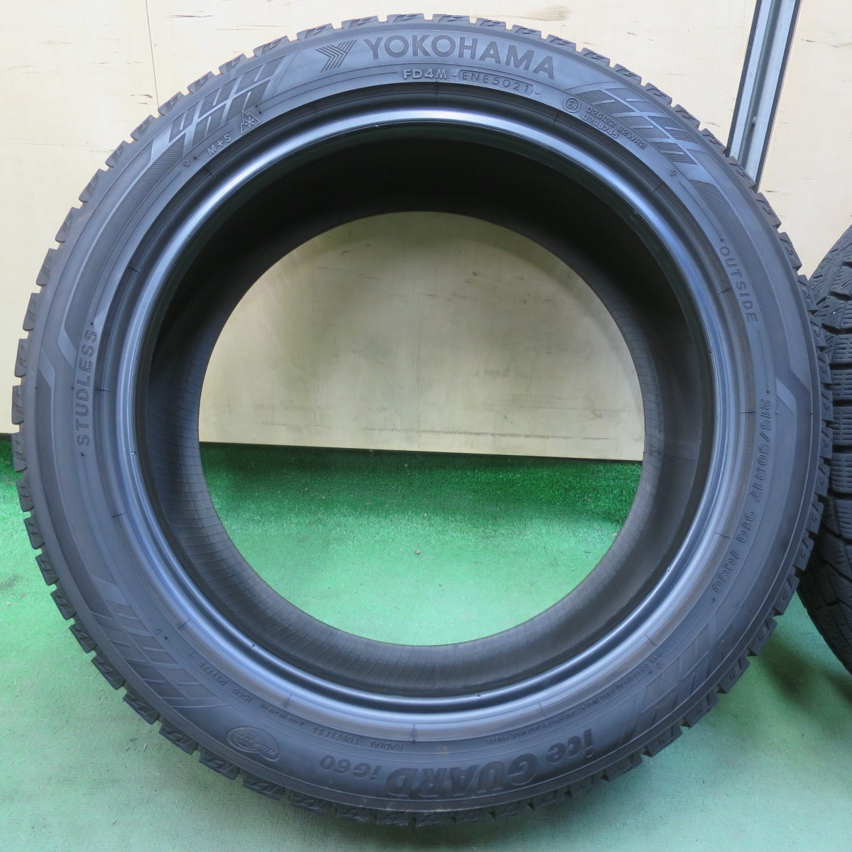 バリ溝！9.5分★スタッドレス 215/50R17 ヨコハマ アイスガード iG60 タイヤ 17インチ レヴォーグ プリウスα 等★6051602イスタ