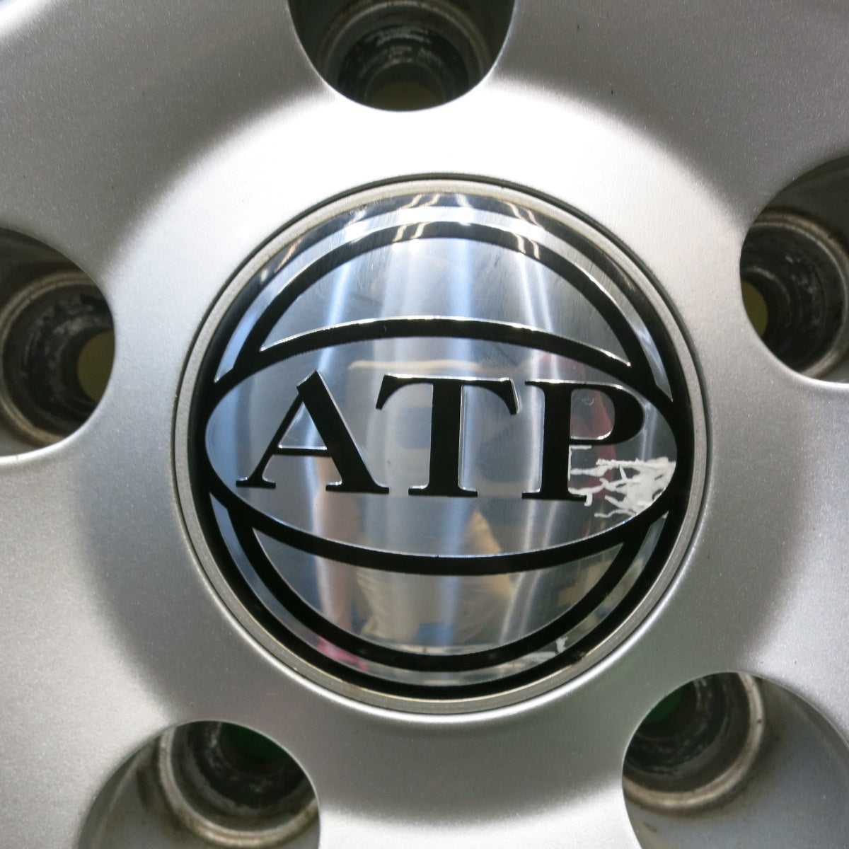 ほぼ未使用！キレイ★VW トゥアレグ ポルシェ カイエン 等 ATP 255/55R18 スタッドレス ブリヂストン ブリザック DM-V2 18インチ PCD130/5H★5101201HAス