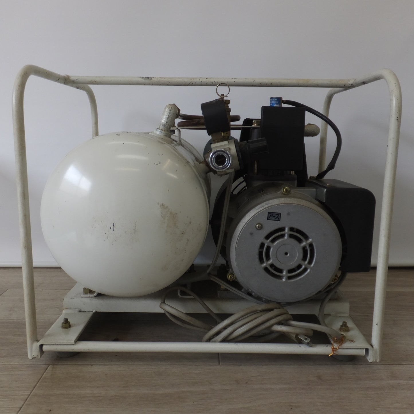 [送料無料] 現状品★日立 HITACHI 小型空気圧縮機 軽搬形 ベビコン BEBICON  0.4OP-8SKA　100V 60Hz　エアーコンプレッサー★
