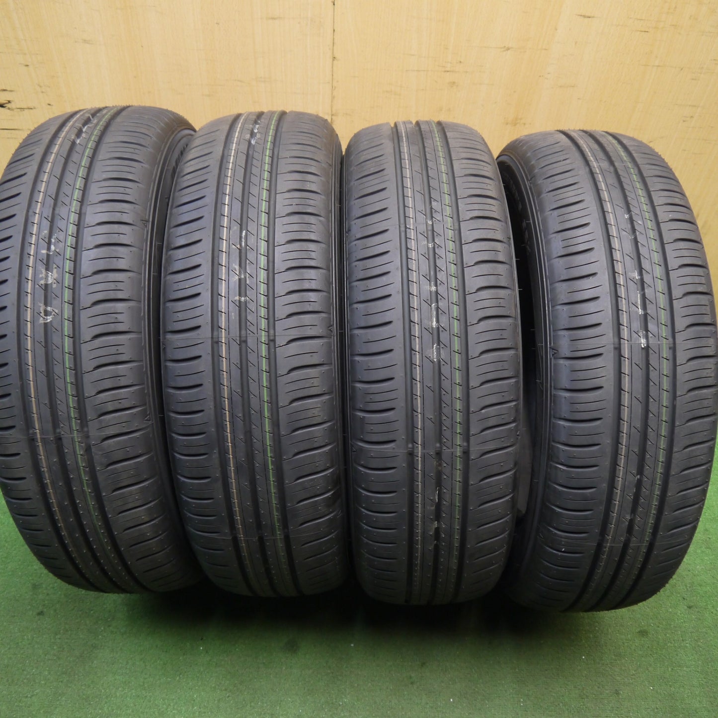 新車外し！25年★195/65R16 ダンロップ エナセーブ EC300+ タイヤ 16インチ  ライズ ロッキー レックス 60系 プリウス 等★5052702Hノタ