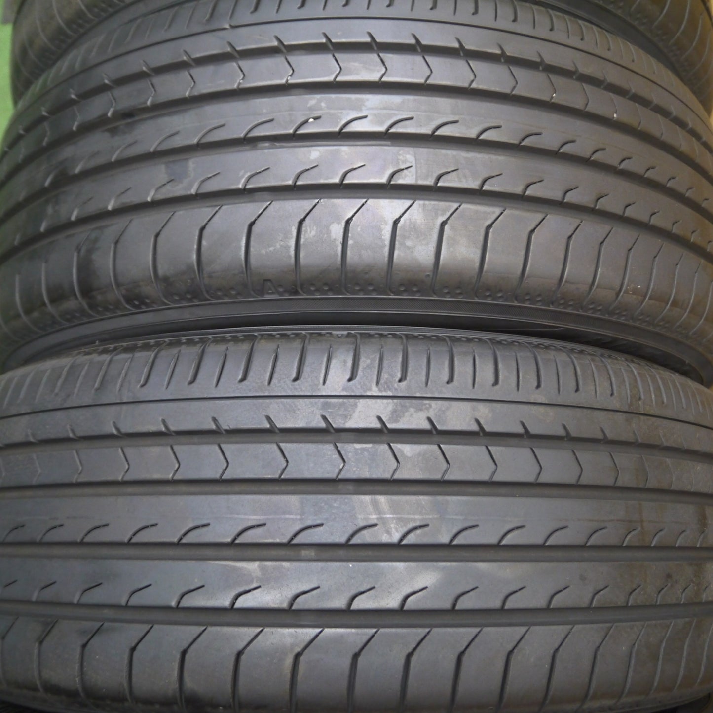*送料無料* バリ溝！22年！9分★215/45R18 ヨコハマ BluEarth-RV RV03 RiZLEY ライツレー 18インチ PCD114.3/5H★3052302Hノ