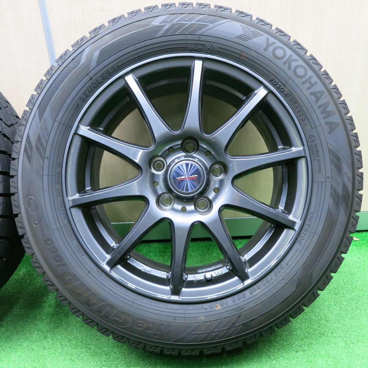 [送料無料] 超バリ溝！23年！キレイ！ほぼ10分★スタッドレス 205/60R16 ヨコハマ アイスガード iG60 VELVA CHARGE ヴェルヴァ 16インチ PCD114.3/5H★4101501NJス