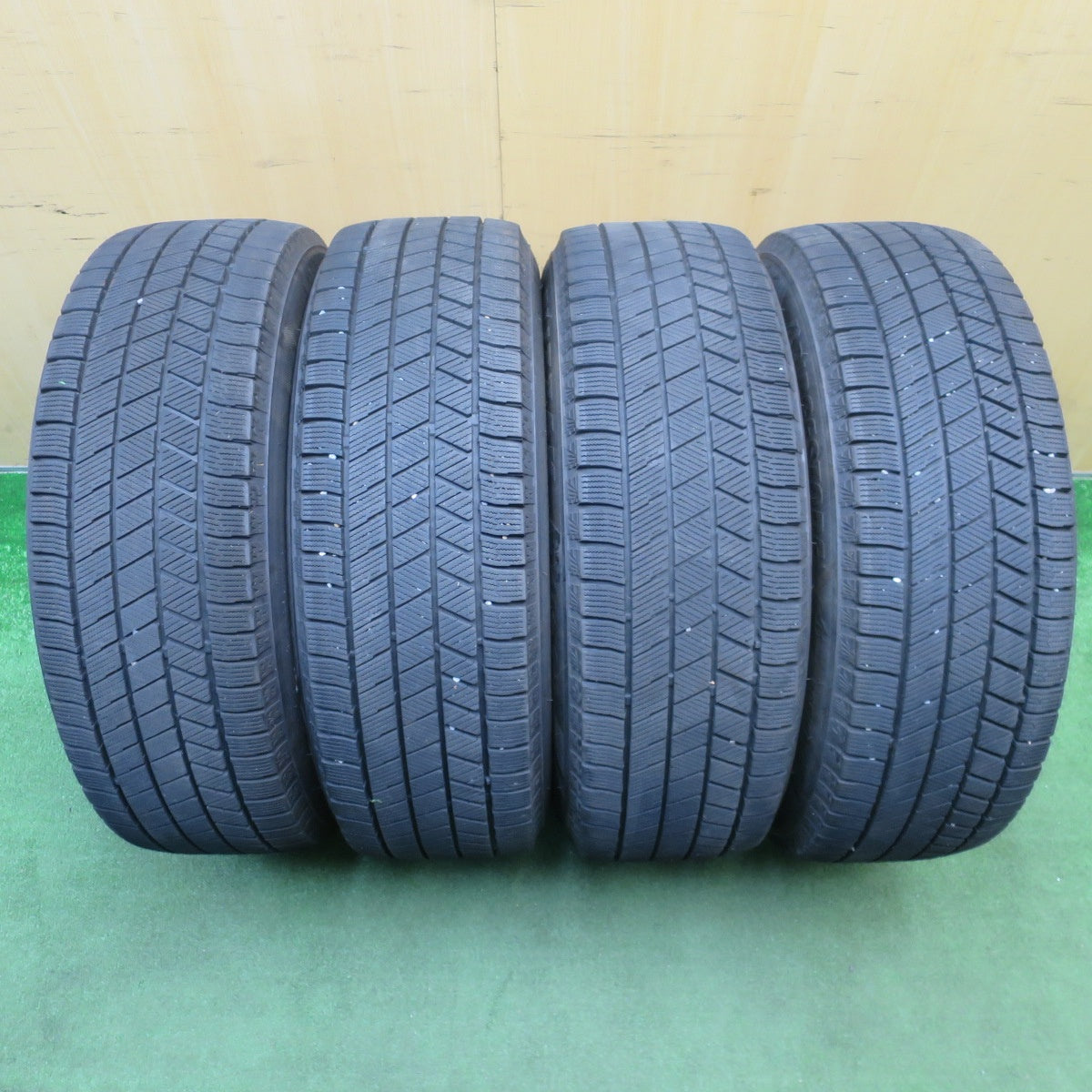 バリ溝！キレイ！9分★スタッドレス 205/65R16 ブリヂストン ブリザック VRX3 BALMINUM BR10 バルミナ 16インチ PCD114.3/5H★6021201NJス