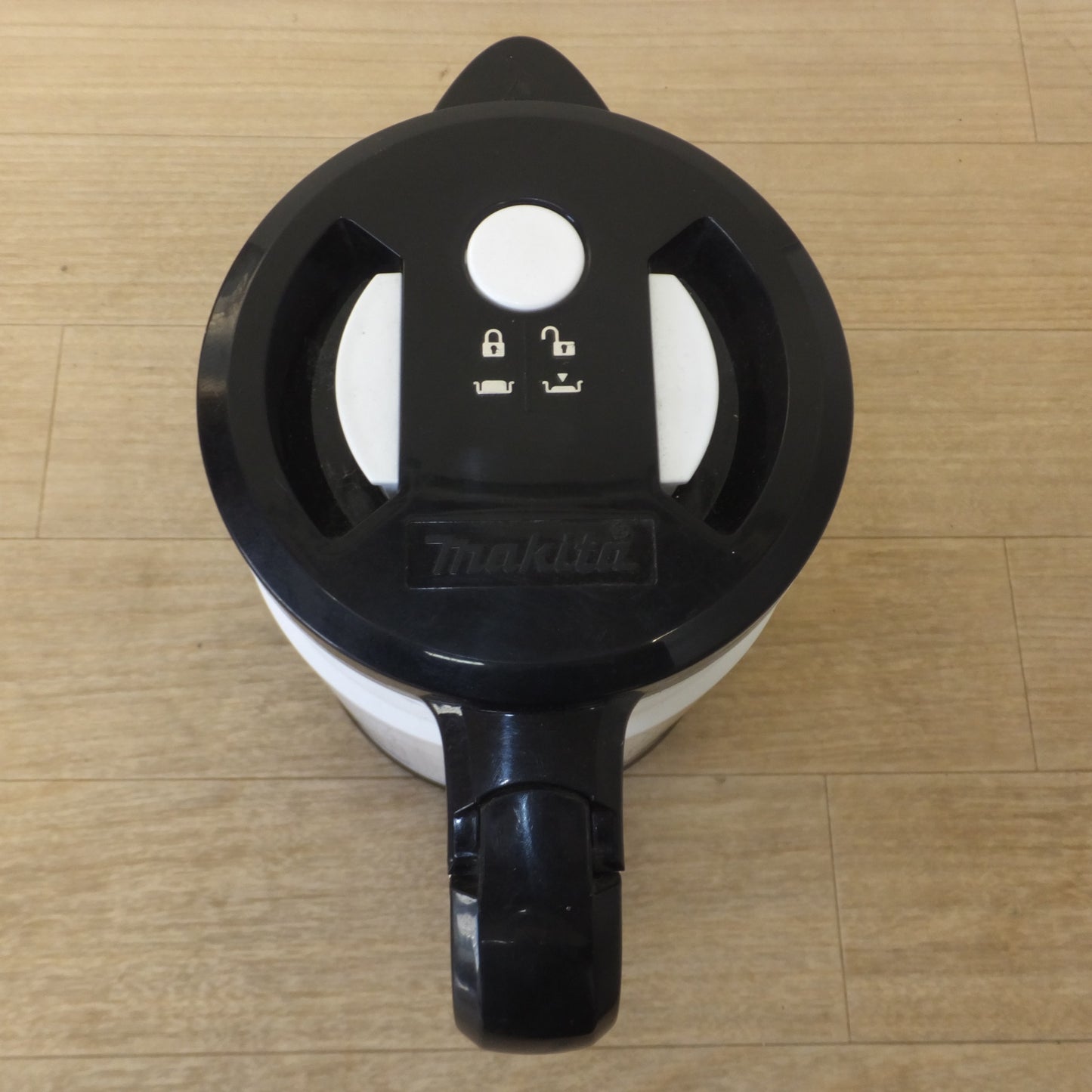 [送料無料] ★マキタ makita 充電式ケトル KT360D 白 36V 本体のみ　定格容量 0.8L★