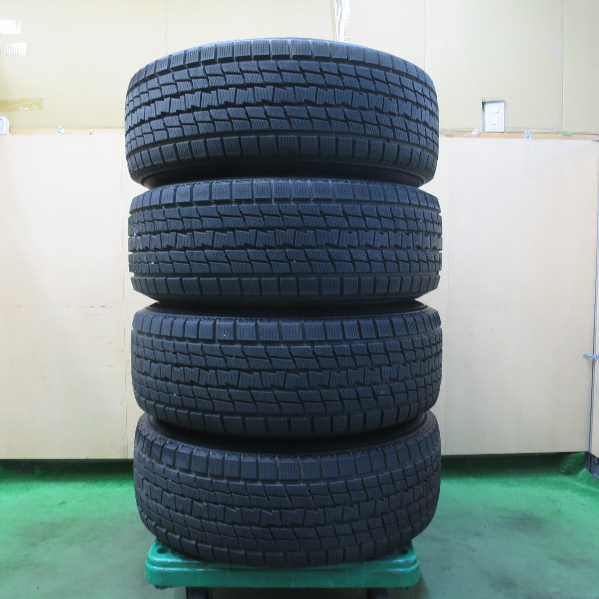 超バリ溝！キレイ！9.5分以上★トヨタ 150系 ランクル プラド 純正 265/65R17 スタッドレス グッドイヤー アイスナビ SUV 17インチ PCD139.7/6H★5102501イス