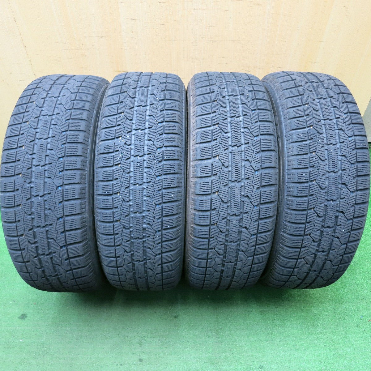 バリ溝！8.5分★スタッドレス 205/60R16 トーヨー オブザーブ ガリット GIZ ECO FORME エコフォルム 16インチ PCD114.3/5H★5051107HAス