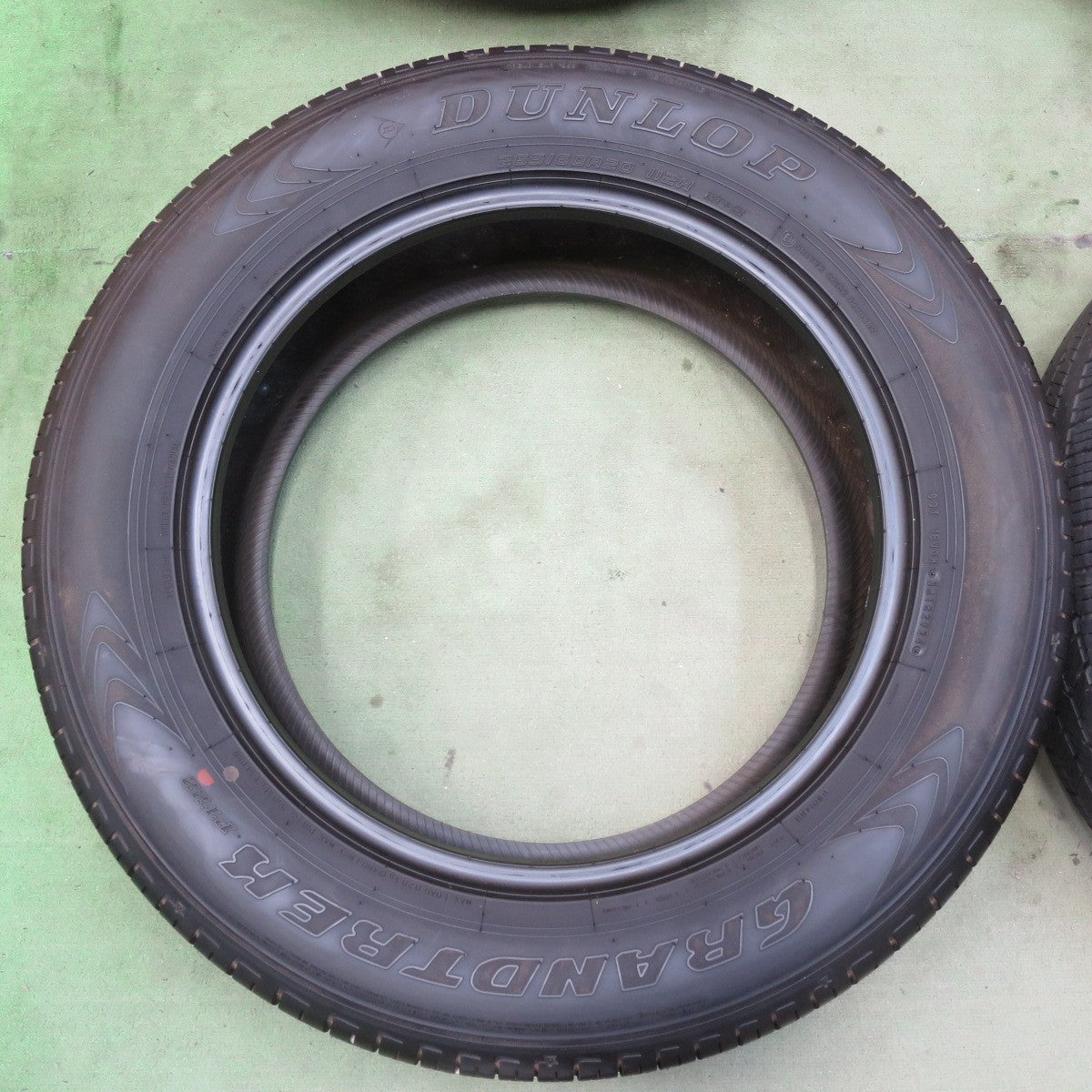 バリ溝！24年！9.5分◎265/60R20 ダンロップ グラントレック PT22 タイヤ 20インチ ランクル 250 プラド タンドラ セコイヤ 等◎6082801イノタ