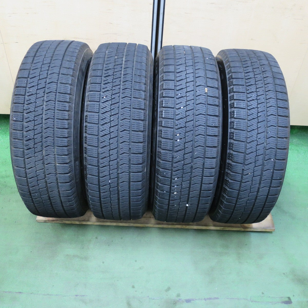バリ溝！23年！9分★プリウス 等 195/65R15 スタッドレス ブリヂストン ブリザック VRX2 BALMINUM バルミナ 15インチ PCD100/5H★5090302TTス
