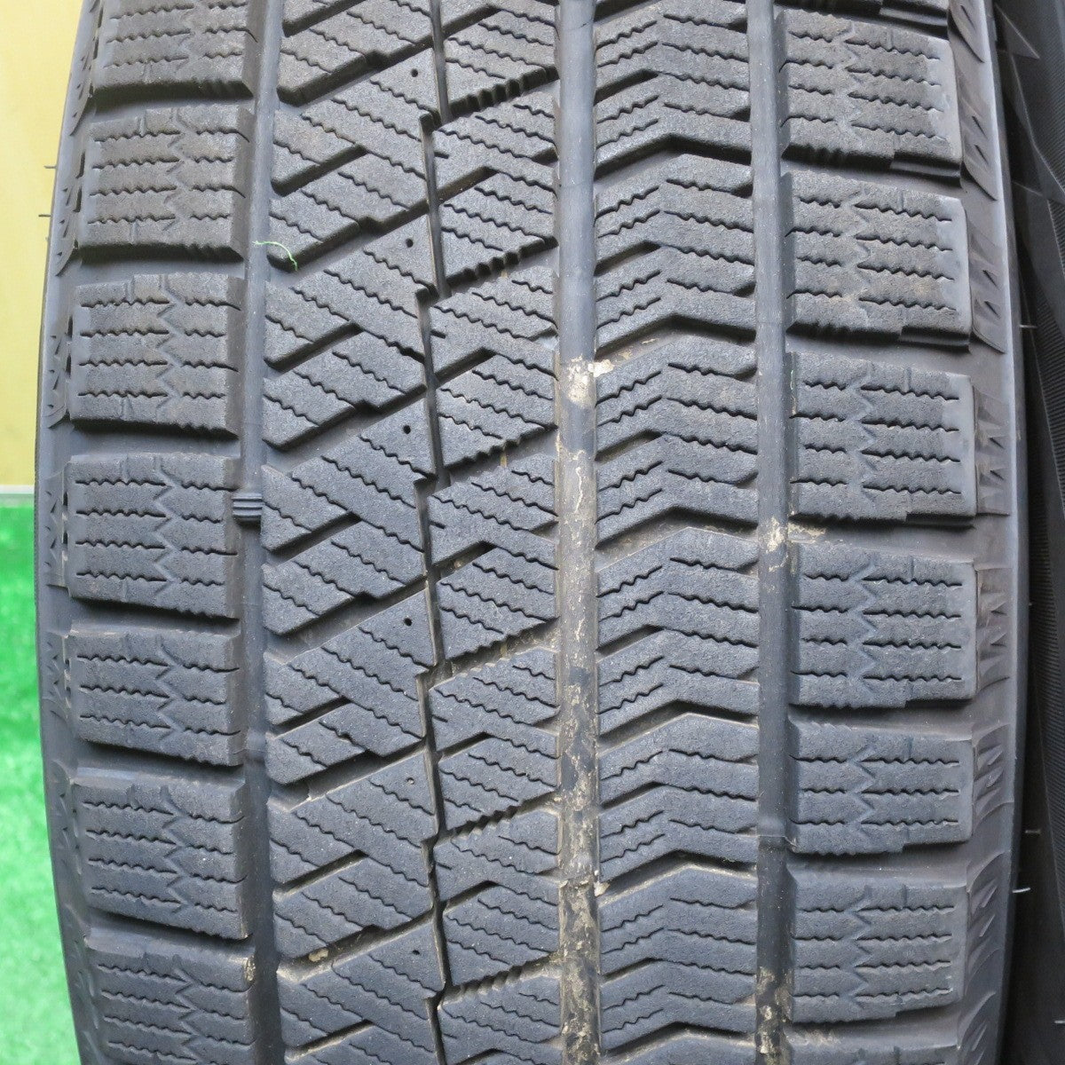 バリ溝！23年！キレイ！8.5分★スタッドレス 205/65R16 ブリヂストン ブリザック VRX2 ECO FORME エコフォルム 16インチ PCD114.3/5H★5112405NJス