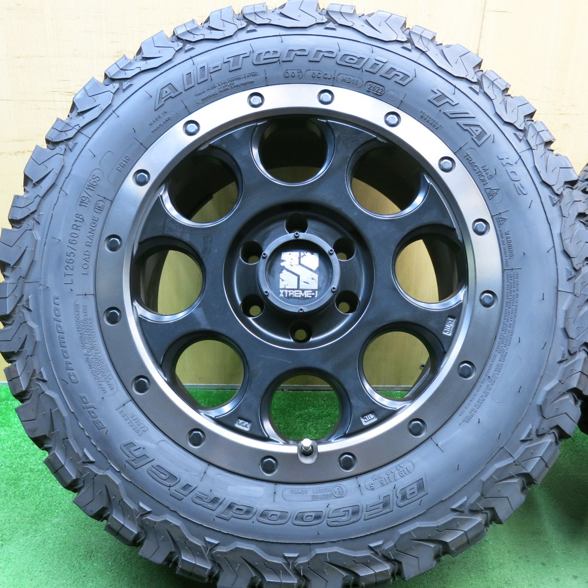 バリ溝！22年！キレイ！9.5分★XTREME-J 265/60R18 119/116S BFグッドリッチ All-Terrain T/A KO2 エクストリームJ 18インチ PCD139.7/6H★5072001HAノ