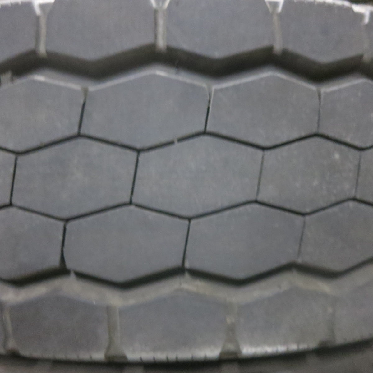 ほぼ未使用！25年★トラック タイヤ 245/70R19.5 136/134J ダンロップ エナセーブ SP638L オールシーズン 19.5インチ★5112504SKスタ