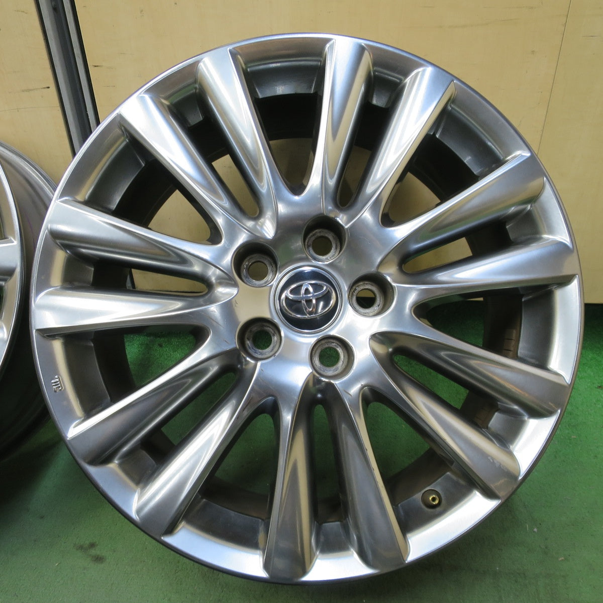 4本価格◎トヨタ 60系 ハリアー 純正 ホイール 18インチ 18×7.5J PCD114.3/5H◎6081102NGホ