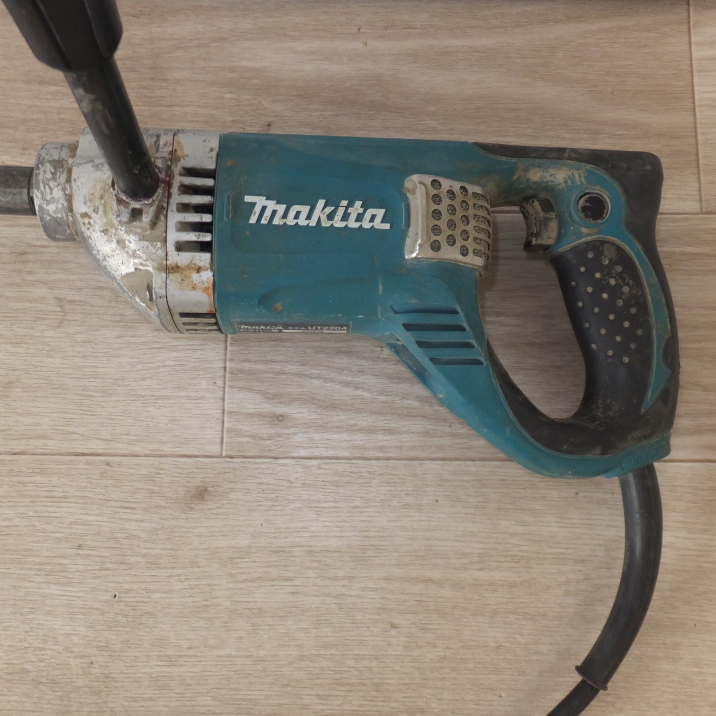 [送料無料] ★マキタ makita カクハン機 UT2204　100V 9A 50-60Hz 850W★