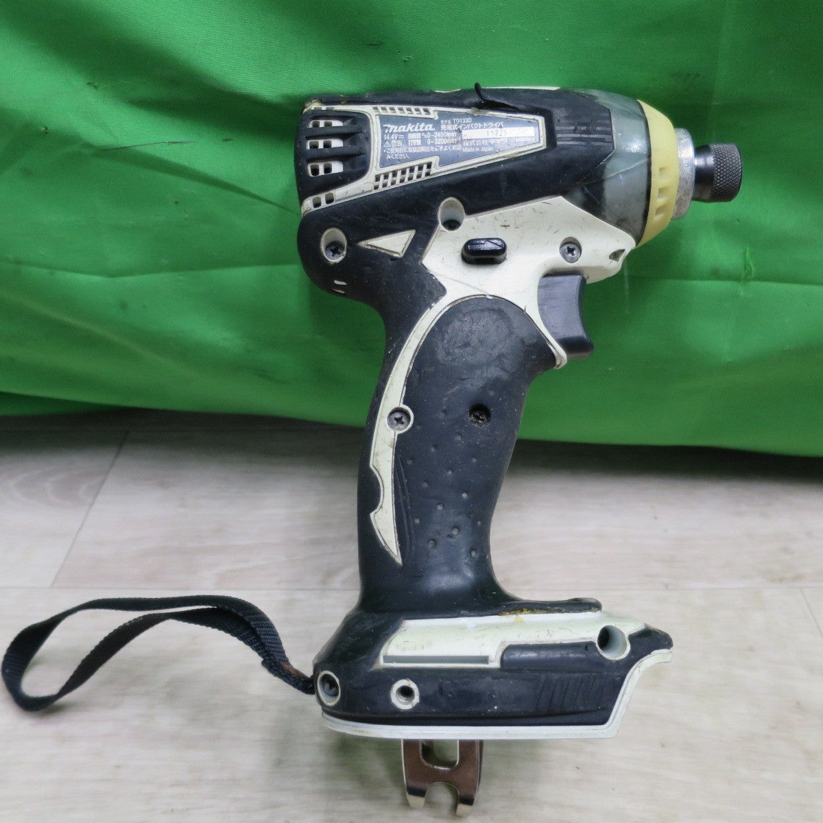 [送料無料] ☆makita マキタ 充電式  インパクトドライバ TD133D 充電器 DC18RC T 電動 工具 ケース付 DIY 大工 道具☆