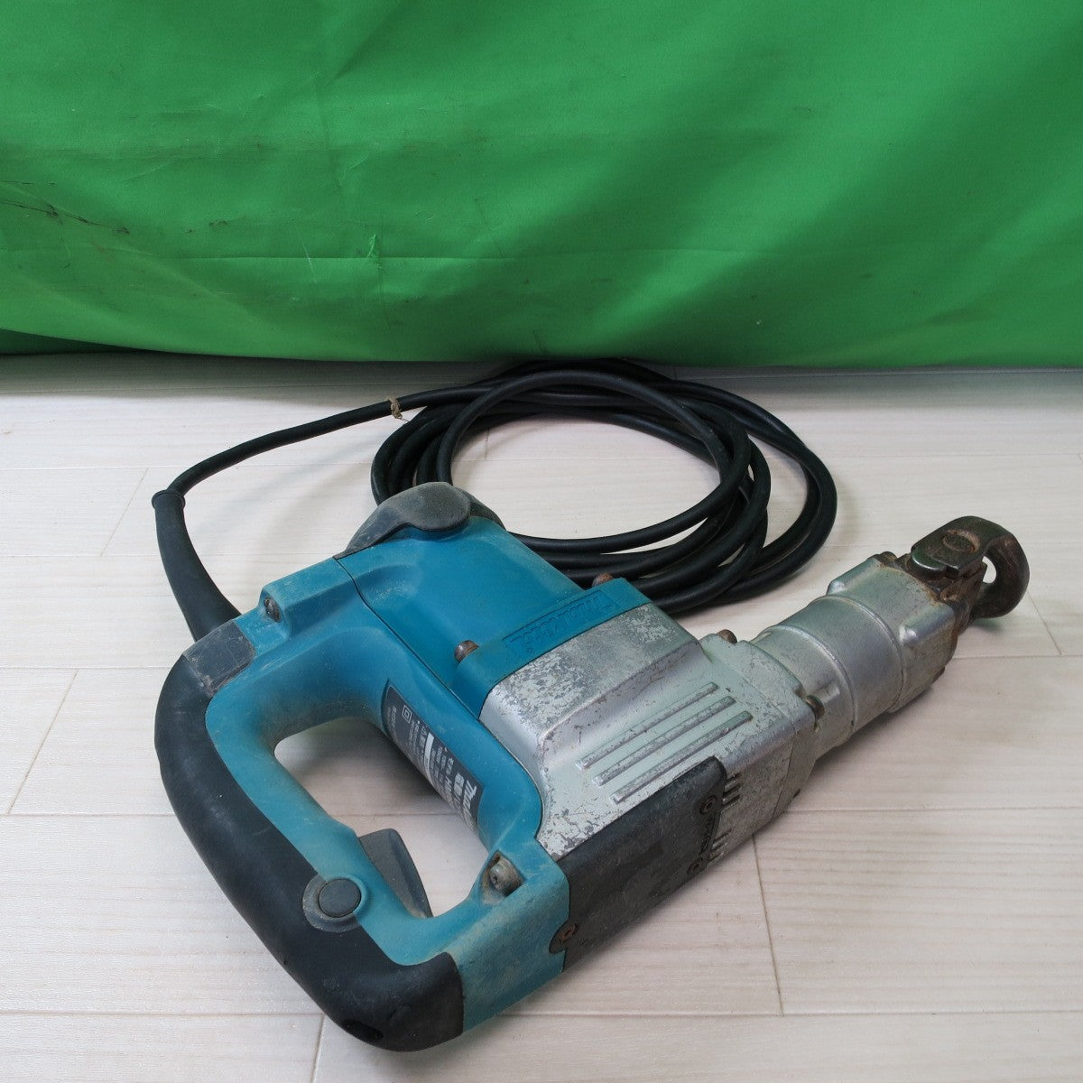 [送料無料] ☆マキタ 電動 ハンマ HM0830 100V ケース付き ハンマー 電動 工具☆