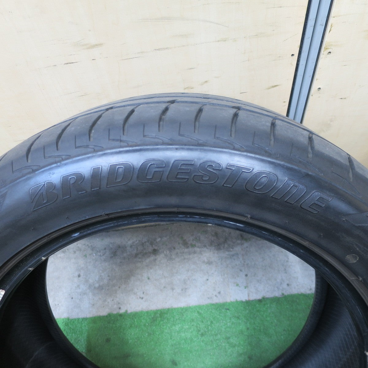 2本価格！22年★235/50R18 ブリヂストン LUFT RVⅡ タイヤ 18インチ RV2 アルファード ヴェルファイア 等★6032102NGノタ