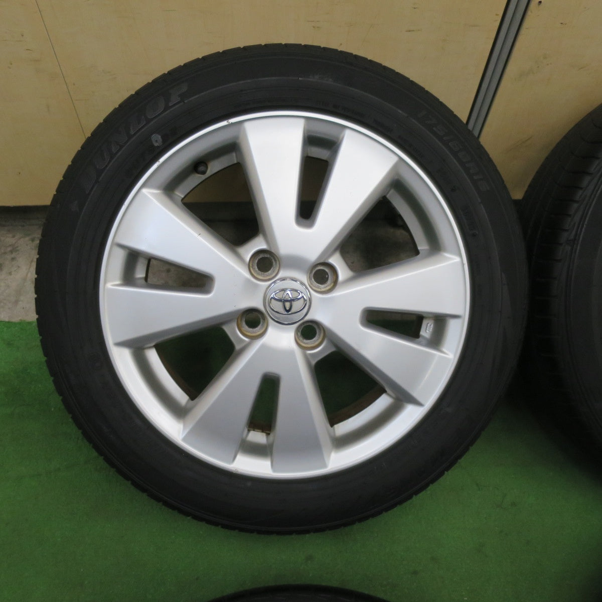 バリ溝！22年！9分★トヨタ 100系 ラクティス 純正 175/60R16 ダンロップ LE MANS V ルマン5 16インチ PCD100/4H★6042706TTノ
