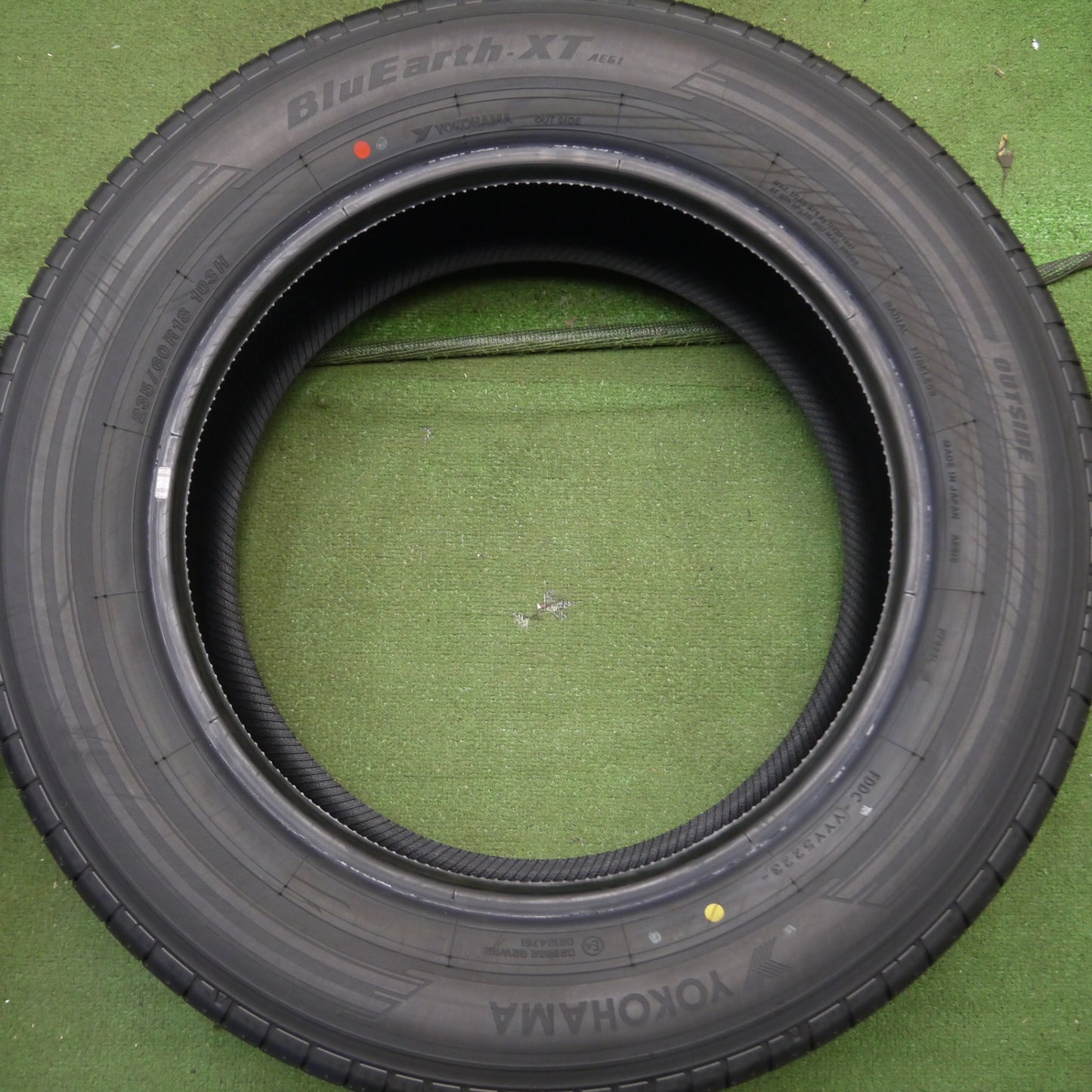 *送料無料* 新車外し！23年★235/60R18 ヨコハマ BluEarth-XT AE61 タイヤ 18インチ レクサス NX RX ムラーノ CR-V 等★4040509Hノタ