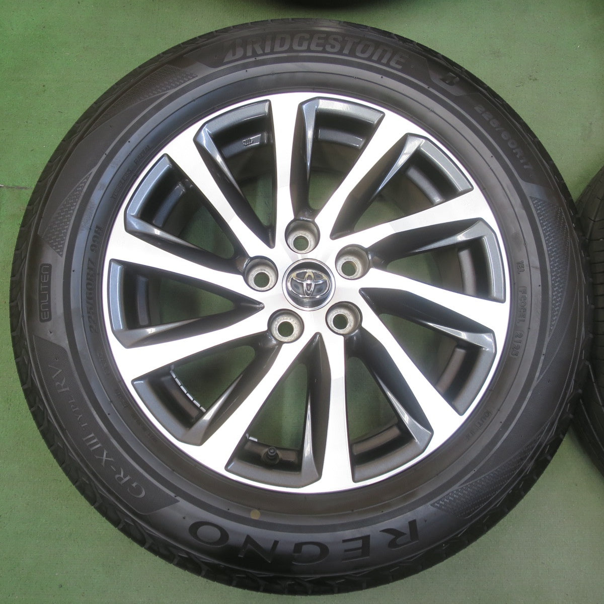 バリ溝！25年！キレイ！9.5分◎トヨタ 30系 アルファード ヴェルファイア 純正 225/60R17 ブリヂストン レグノ GR-XⅢ TYPE RV 17インチ PCD114.3/5H◎6081702イノ