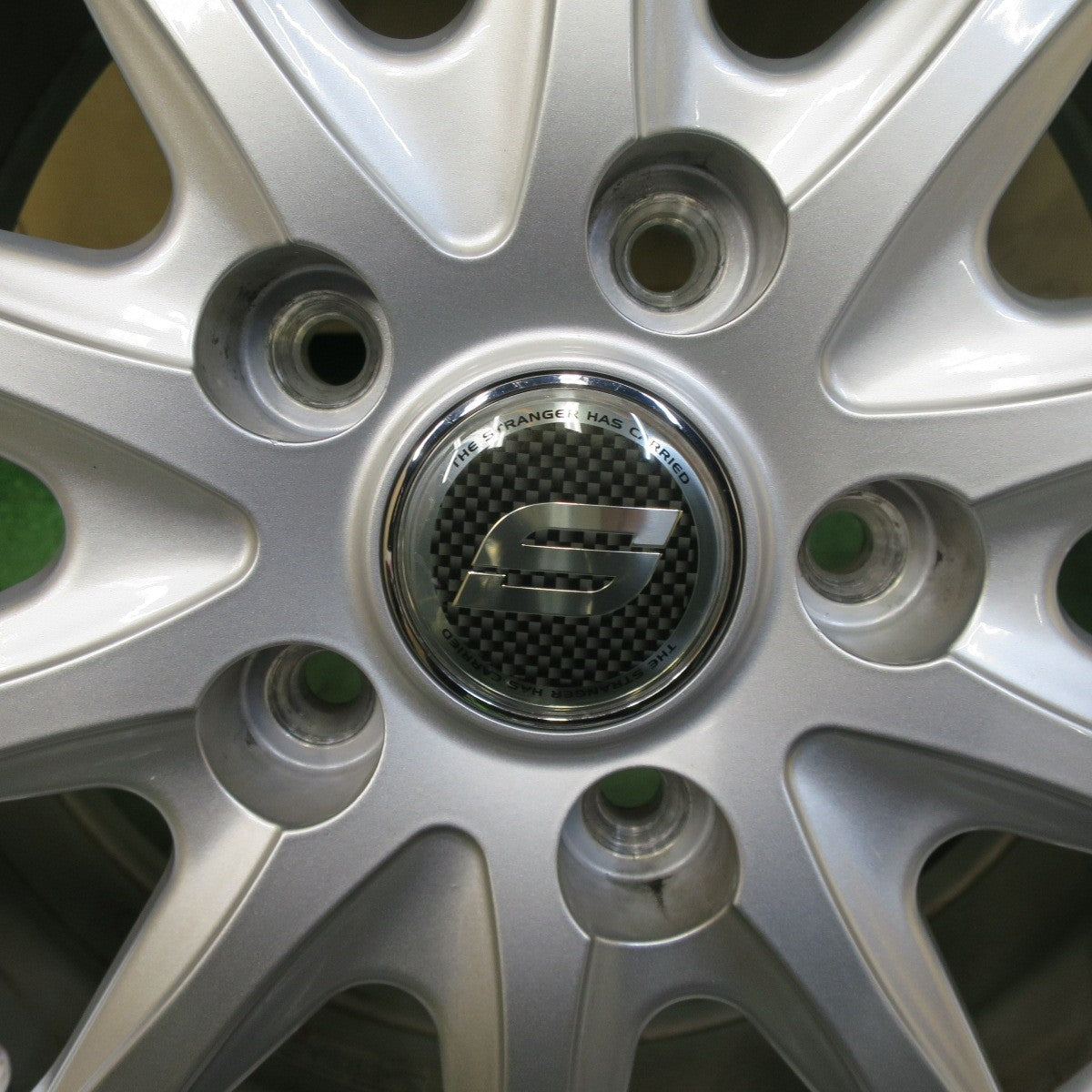 バリ溝！キレイ！9.5分★スタッドレス 215/60R16 ブリヂストン ブリザック VRX2 STRANGER ストレンジャー 16インチ PCD114.3/5H★5112801TTス