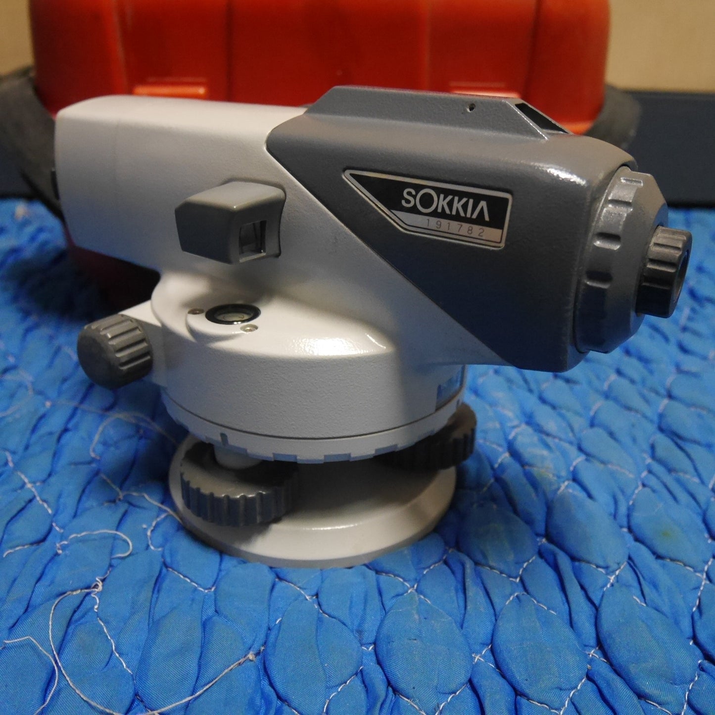 [送料無料] ☆SOKKIA ソキア 自動レベル B21 オートレベル 測定 器 測量 機 ジャンク品☆