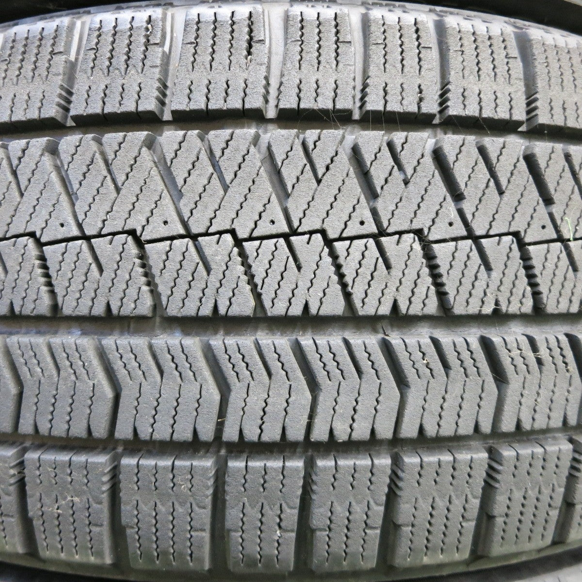 *送料無料* バリ溝！9分★86 BRZ等 EURO EDITION 215/45R17 スタッドレス ブリヂストン ブリザック VRX2 ユーロエディション PCD100/5H★4051708イス
