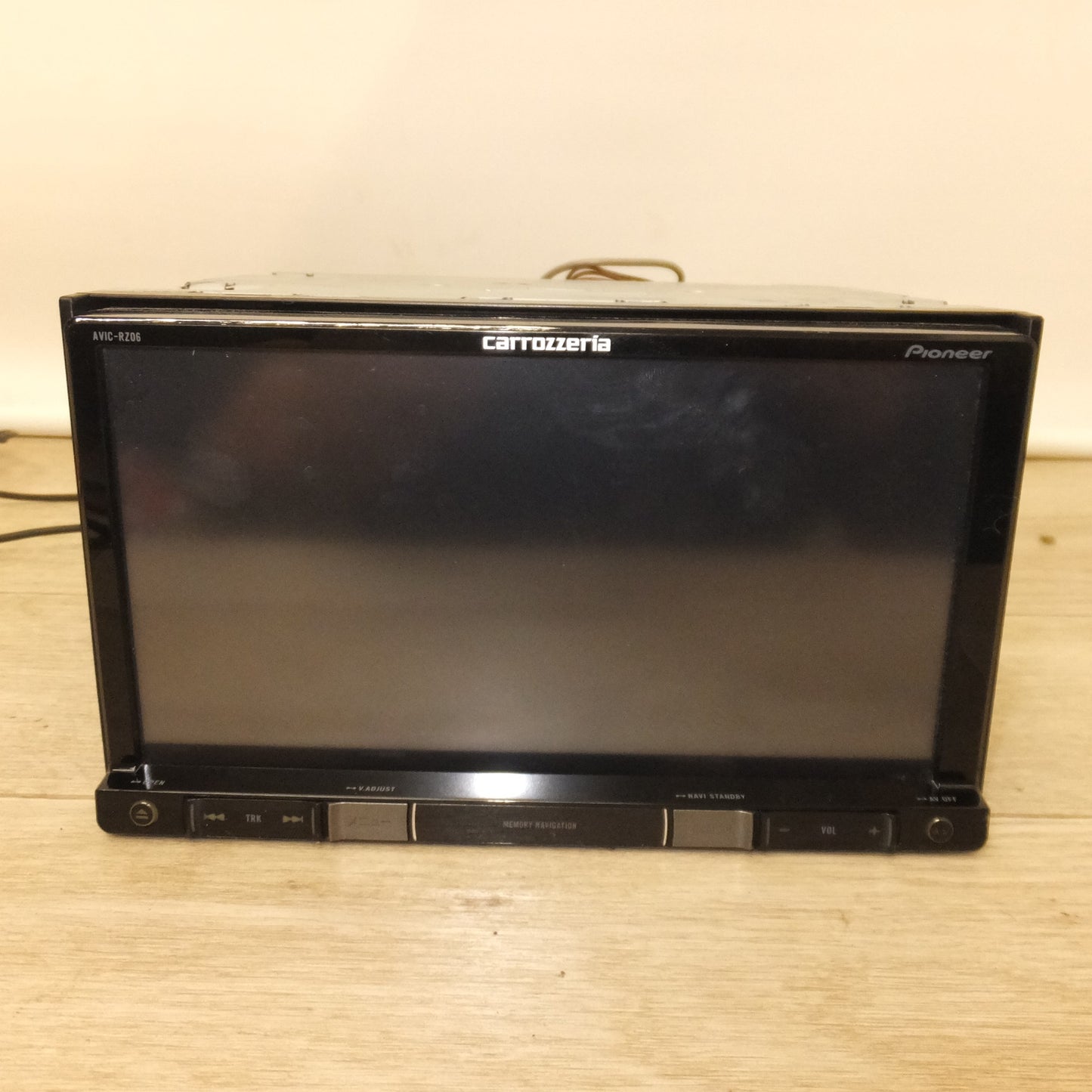 [送料無料] ★カロッツェリア carrozzeria AV一体型メモリーナビゲーション 楽ナビ AVIC-RZ06　DENSO ETC車載器 DIU-9500　セット[27]★