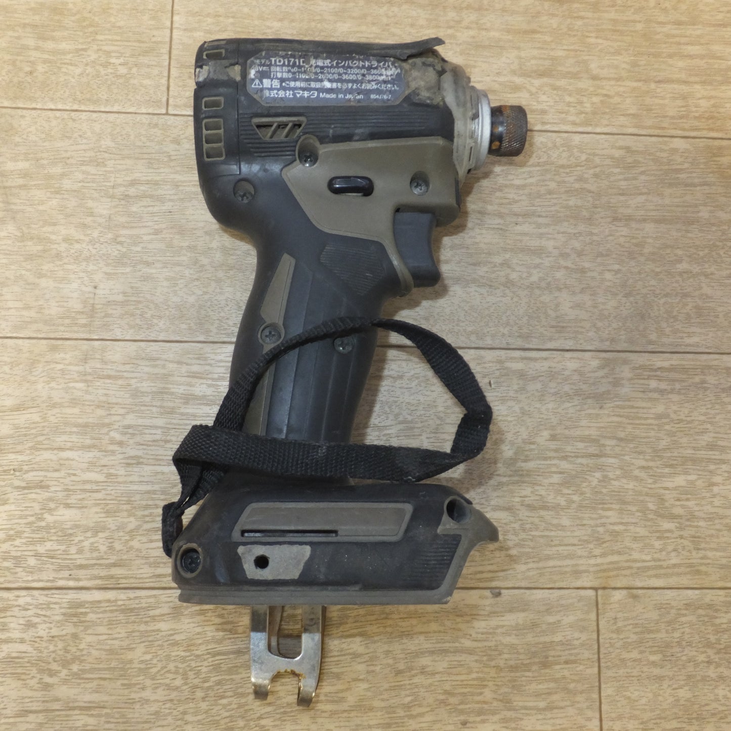 [送料無料] ★マキタ makita 充電式インパクトドライバ TD171D 茶 18V　本体のみ★