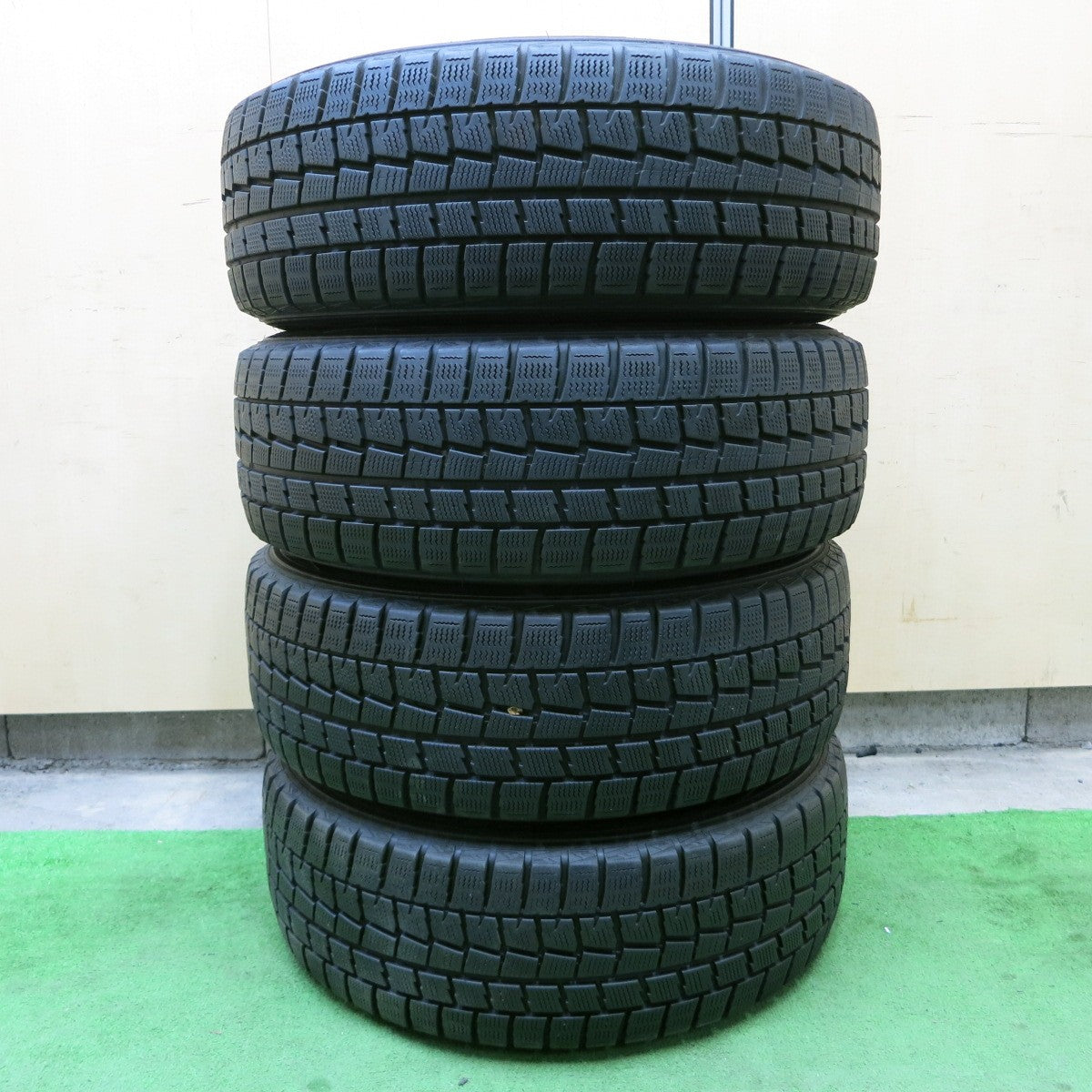 バリ溝！8.5分★スタッドレス 205/60R16 ダンロップ ウインターマックス WM01 NIRVANA NV ニルバーナ ニルヴァーナ 16インチ PCD114.3/5H★5042205ナス