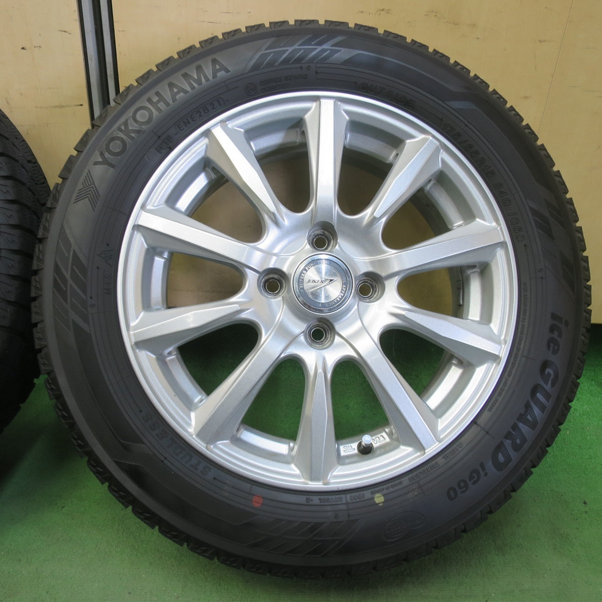 バリ溝！キレイ！9.5分★スタッドレス 175/65R15 ヨコハマ アイスガード iG60 JOKER ジョーカー 15インチ PCD100/4H★6051606イス