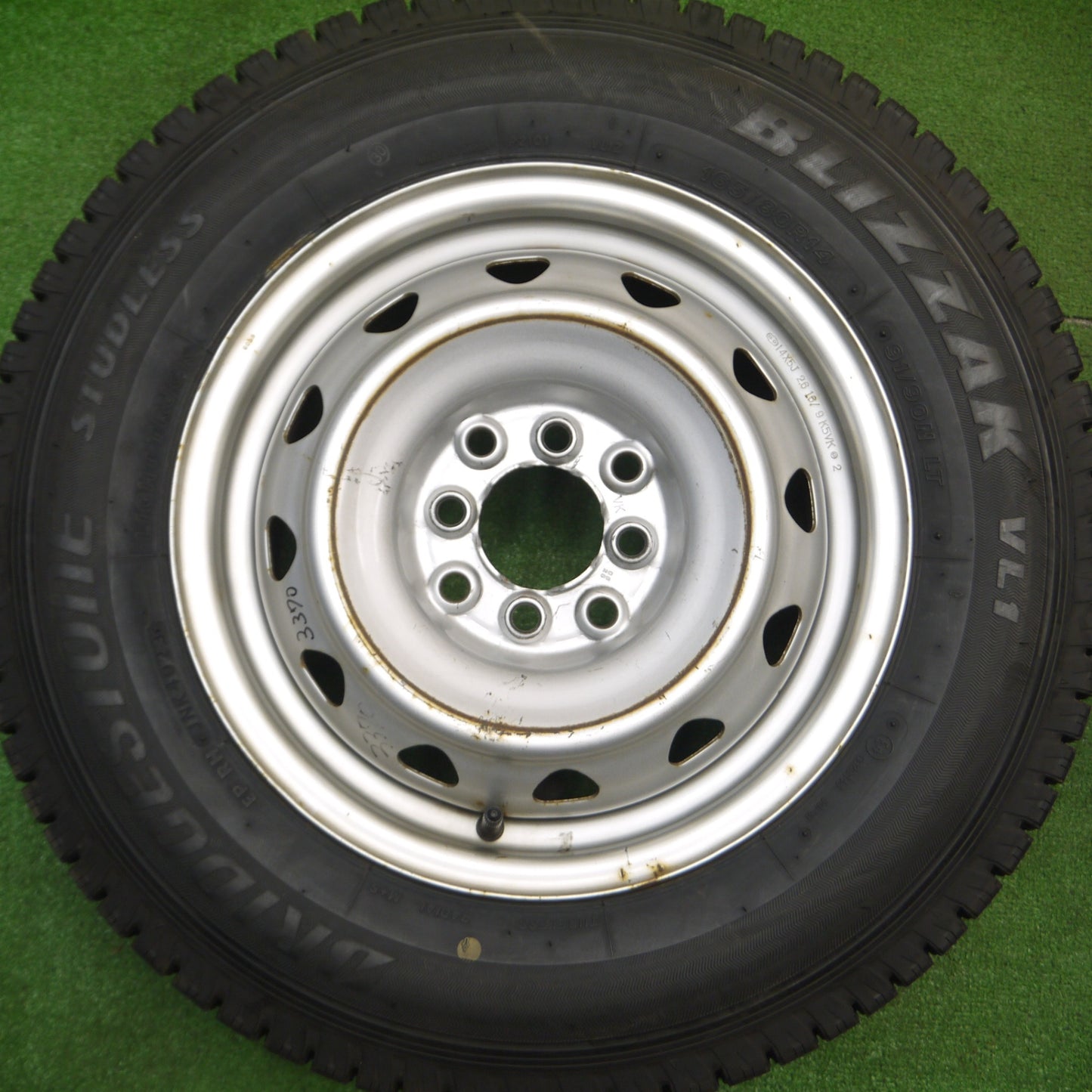 [送料無料] バリ溝！23年！キレイ！9.5分以上★スタッドレス 165/80R14 91/90N ブリヂストン ブリザック VL1 スチール ホイール 14インチ PCD100/4H★4121807Hス