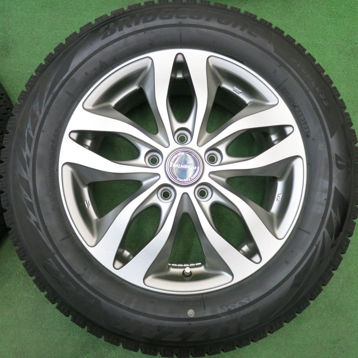 バリ溝！22年！キレイ！9.5分★スタッドレス 215/60R16 ブリヂストン ブリザック VRX2 BALMINUM DS-M バルミナ 16インチ PCD114.3/5H★6041110HAス
