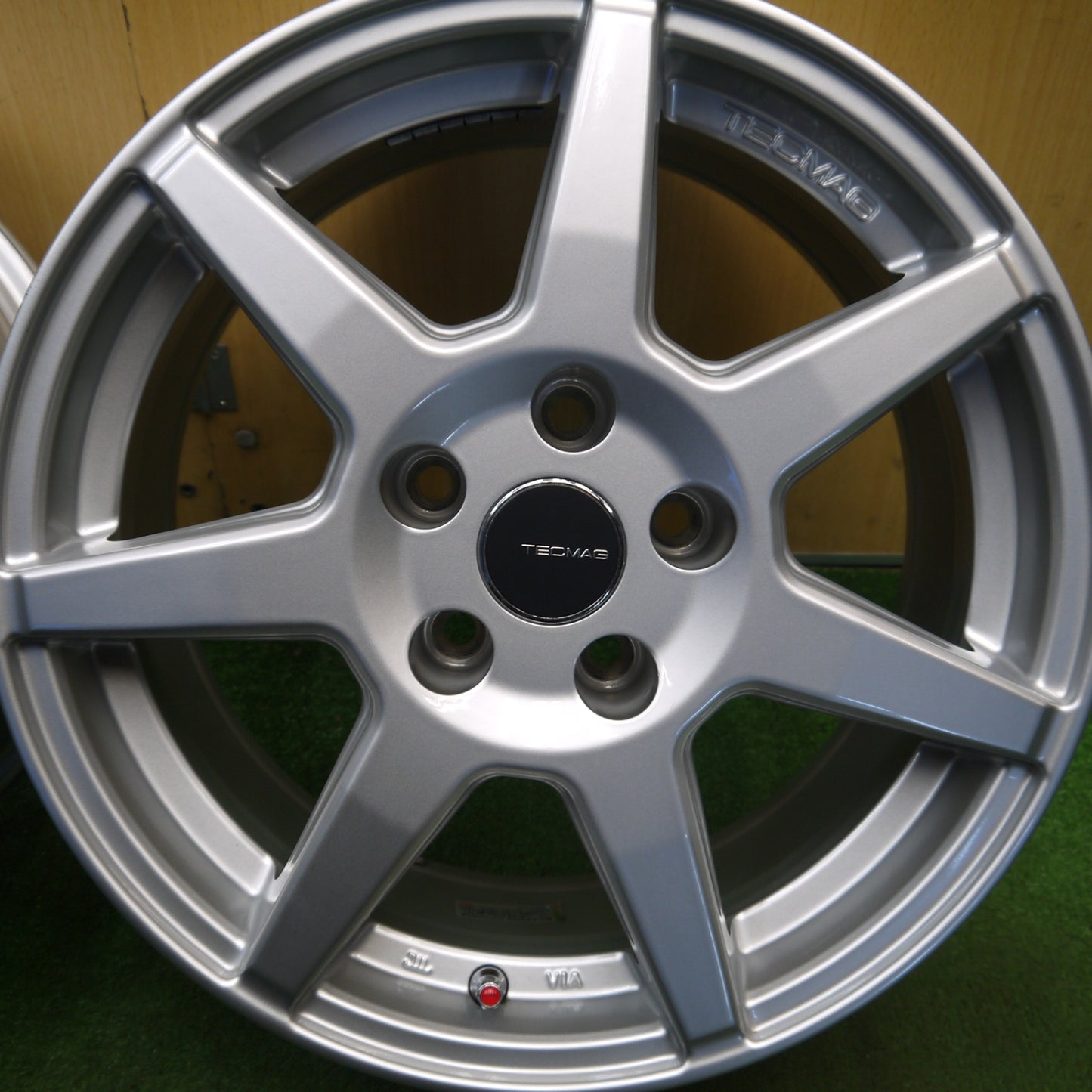 キレイ★JEEP ジープ 等 TECMAG Type 207R 16インチ ホイール テクマグ タイプ 207R 16×7J PCD110/5H★6040311Hホ