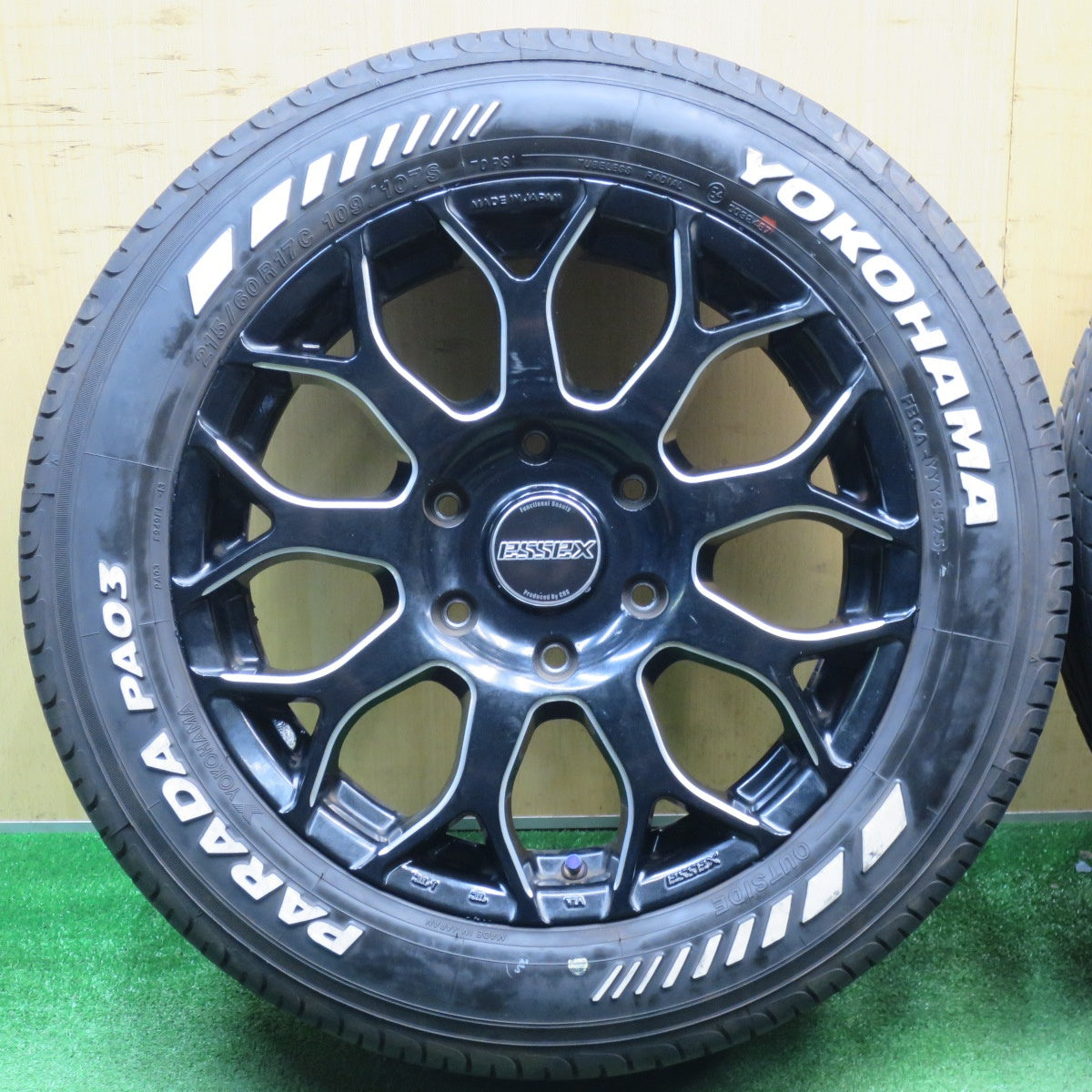 バリ溝！25年！9.5分★215/60R17 109/107S ヨコハマ PARADA PA03 ホワイトレター ESSEX EM-17 エセックス 17インチ PCD139.7/6H★6020901NJノ