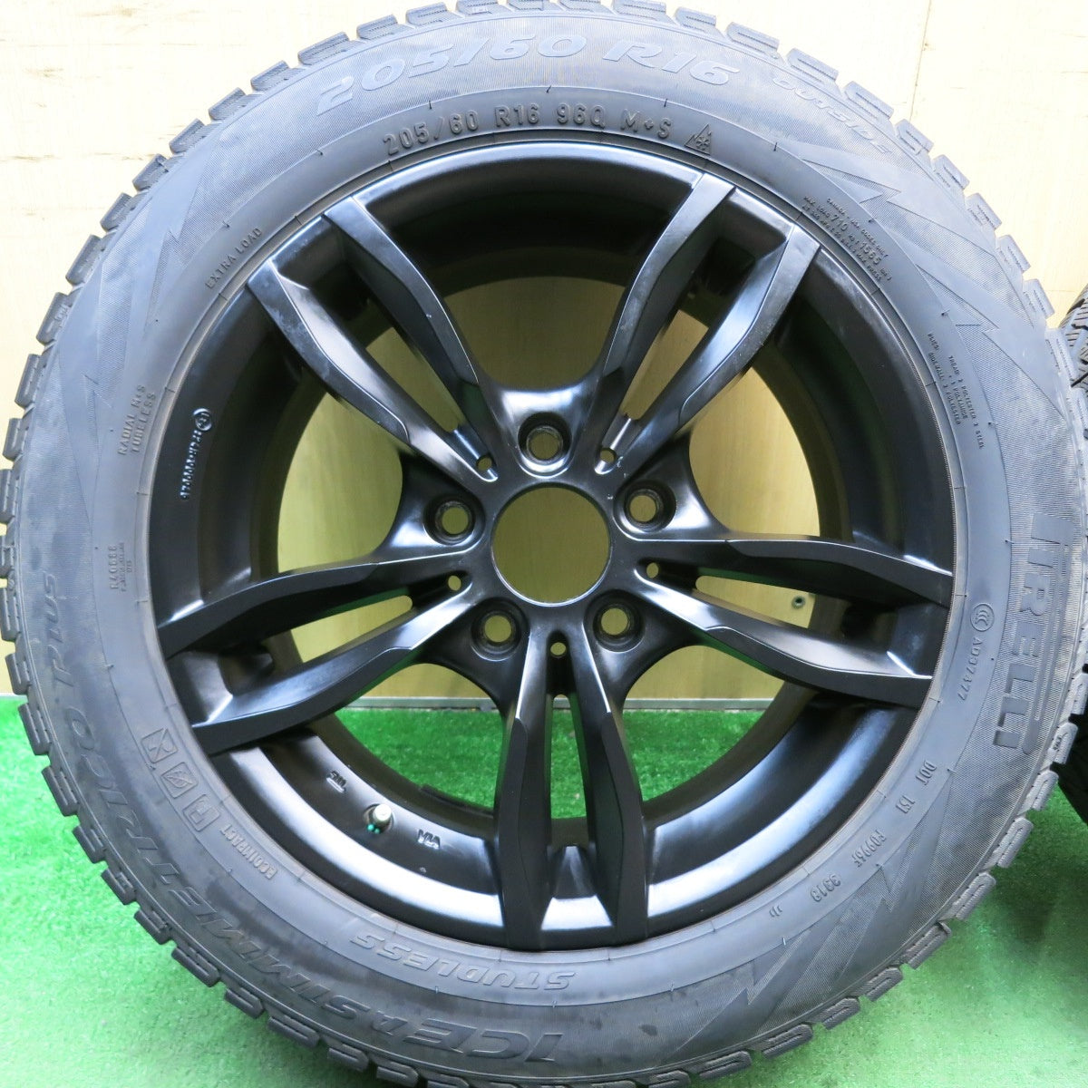 4本価格★BMW 等 MAK LUFT 205/60R16 スタッドレス ピレリ アイスアシンメトリコ プラス 16インチ PCD120/5H★5080211HAス