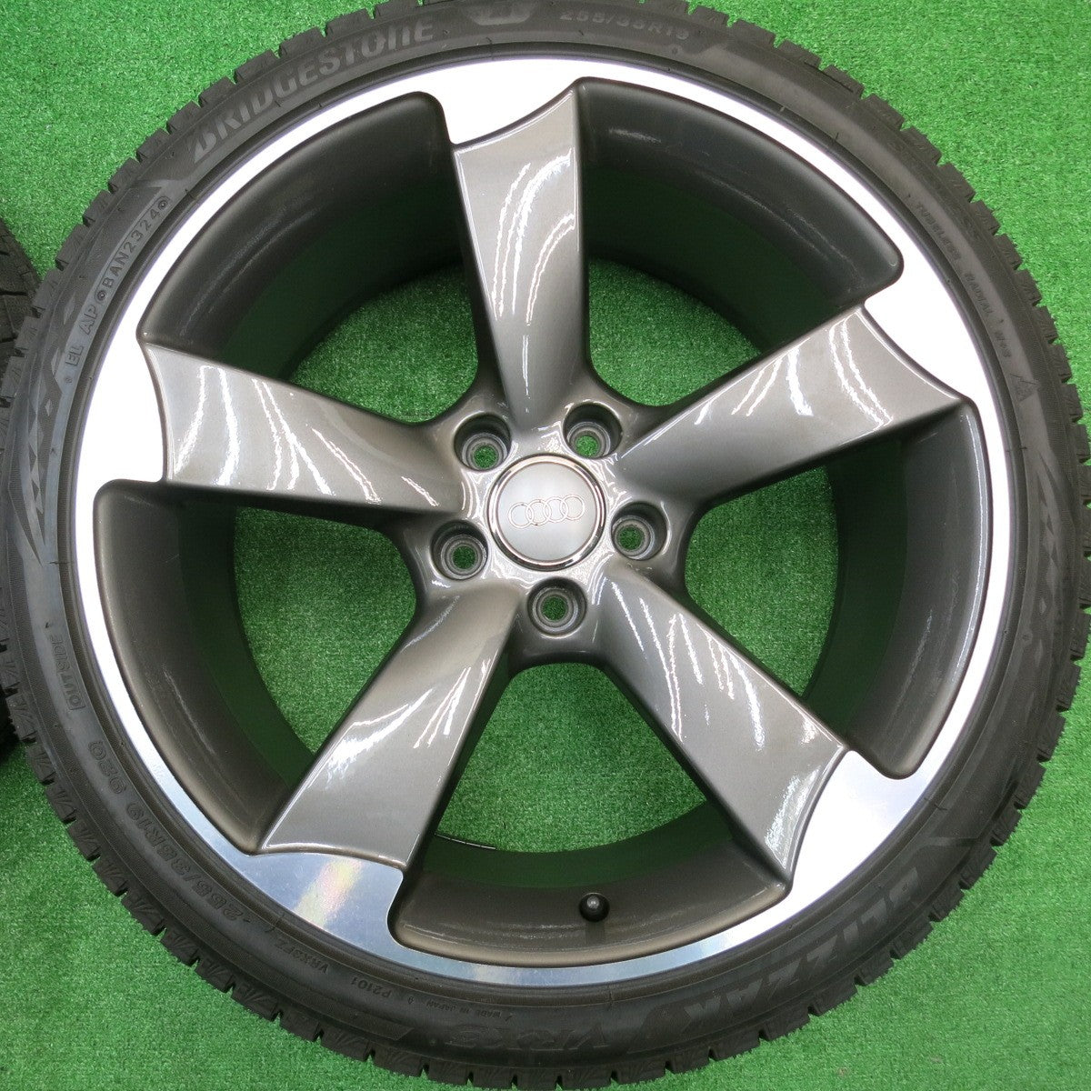 ほぼ未使用！24年！キレイ★アウディ 等 WSP ITALY 255/35R19 スタッドレス ブリヂストン ブリザック VRX3 19インチ PCD112/5H★5102003AKス