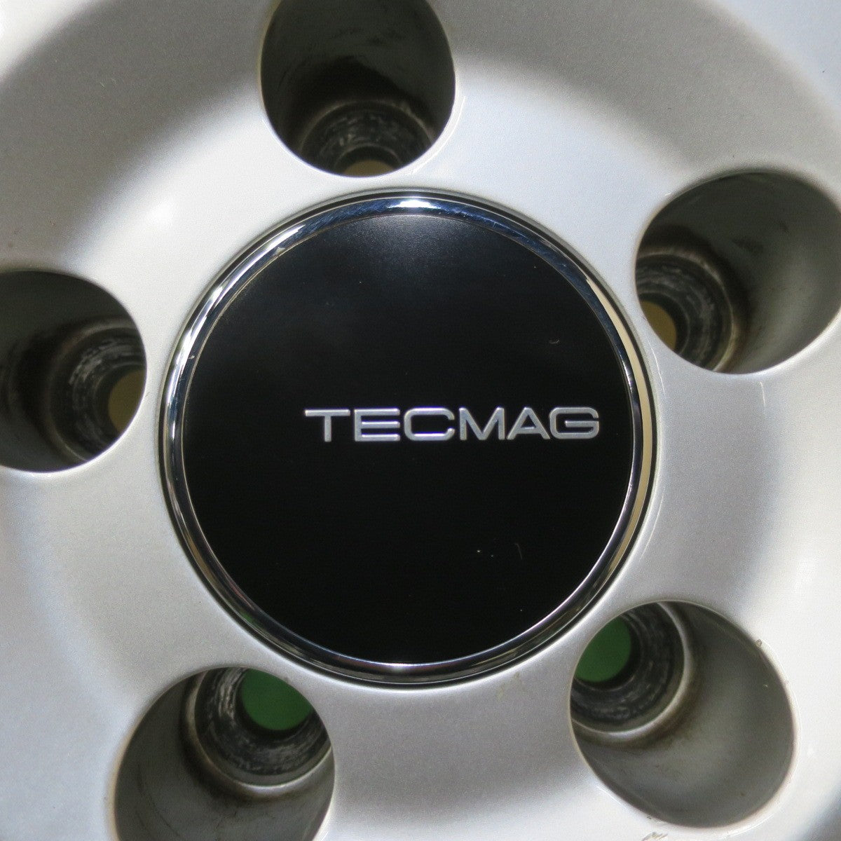 バリ溝！22年！9.5分以上★ベンツ 等 TECMAG 225/45R18 スタッドレス ヨコハマ アイスガード iG70 テクマグ 18インチ PCD112/5H★5100706イス