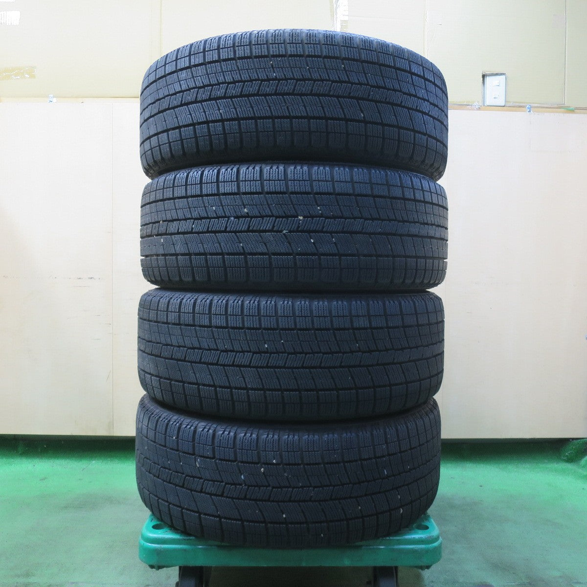 バリ溝！22年！9.5分以上★スタッドレス 235/50R18 ナンカン アイスアクティバ AW-1 WINNING STREET WHEELS 18インチ PCD114.3/5H★5122308イス