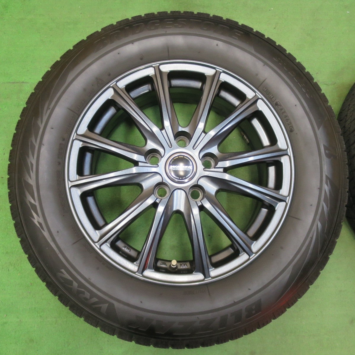 キレイ★スタッドレス 215/65R16 ブリヂストン ブリザック VRX2 WAREN ヴァーレン 16インチ PCD114.3/5H★5021104イス