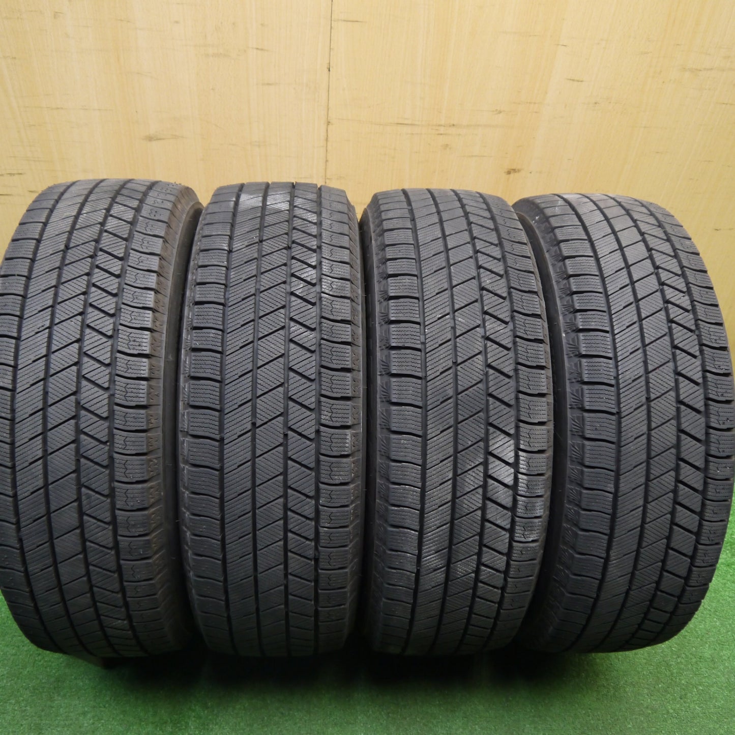 バリ溝！23年！キレイ！9.5分★プリウス 等 195/65R15 スタッドレス ブリヂストン ブリザック VRX3 VELVA SPORTZ ヴェルヴァ 15インチ PCD100/5H★5111803Hス