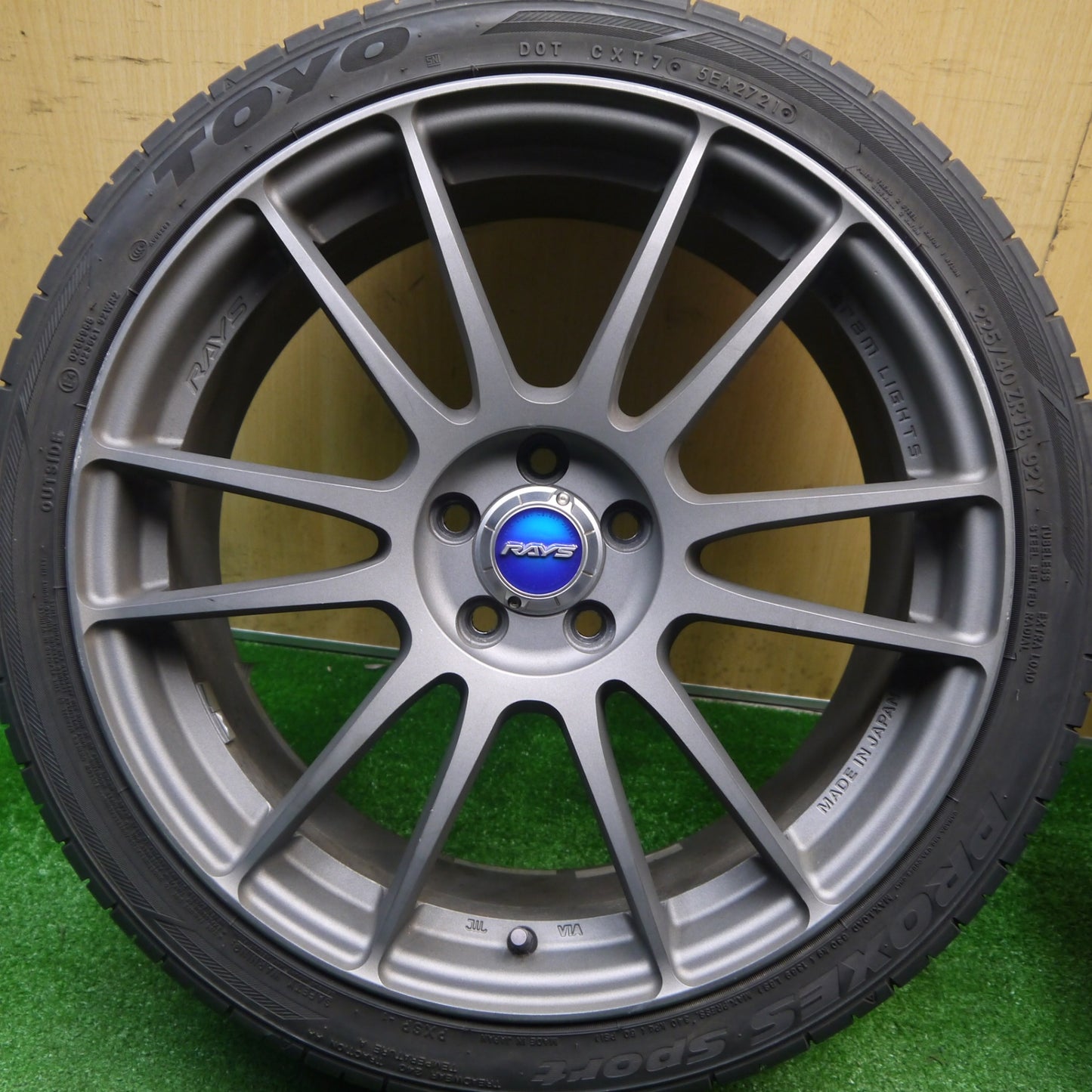 キレイ！21年★プリウス 等 RAYS gram LIGHTS 57XTREME 225/40R18 トーヨー プロクセス スポーツ レイズ グラムライツ 18インチ PCD100/5H★5120104Hノ