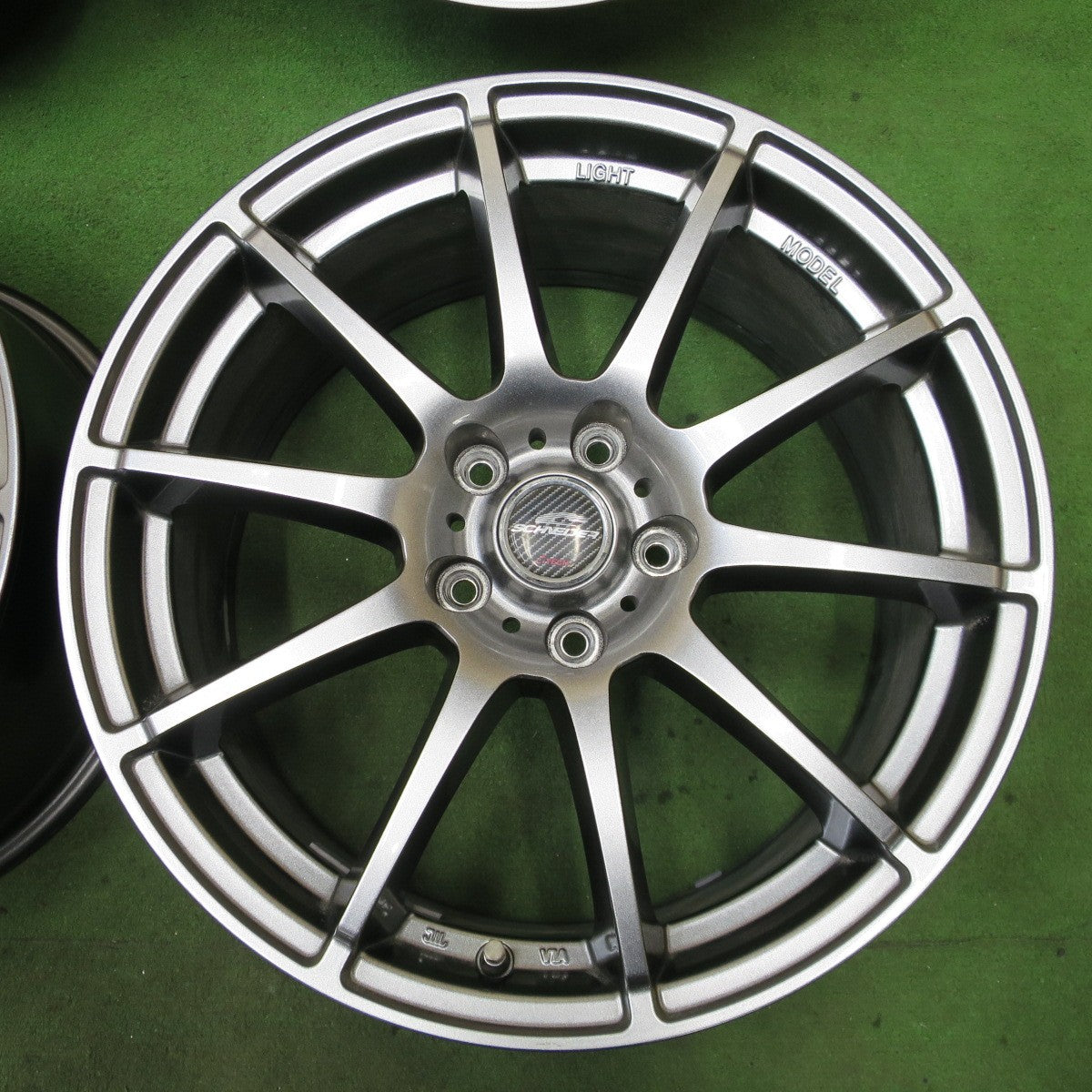 キレイ★SCHNEIDER ATECH 18インチ ホイール シュナイダー 18×8J PCD114.3/5H★6022101NGホ