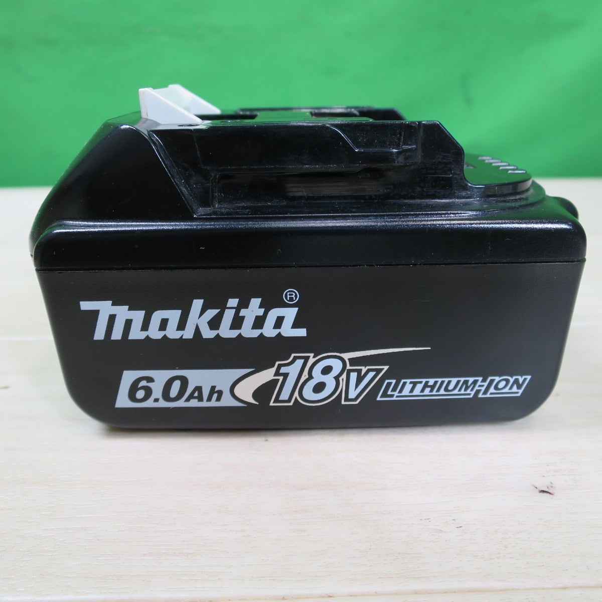 [送料無料] キレイ☆マキタ Li-ion バッテリー BL1860B 急速充電対応 電動 工具 インパクトドライバ 等 リチウム イオン 電池 DC18V 6.0Ah 108Wh③☆